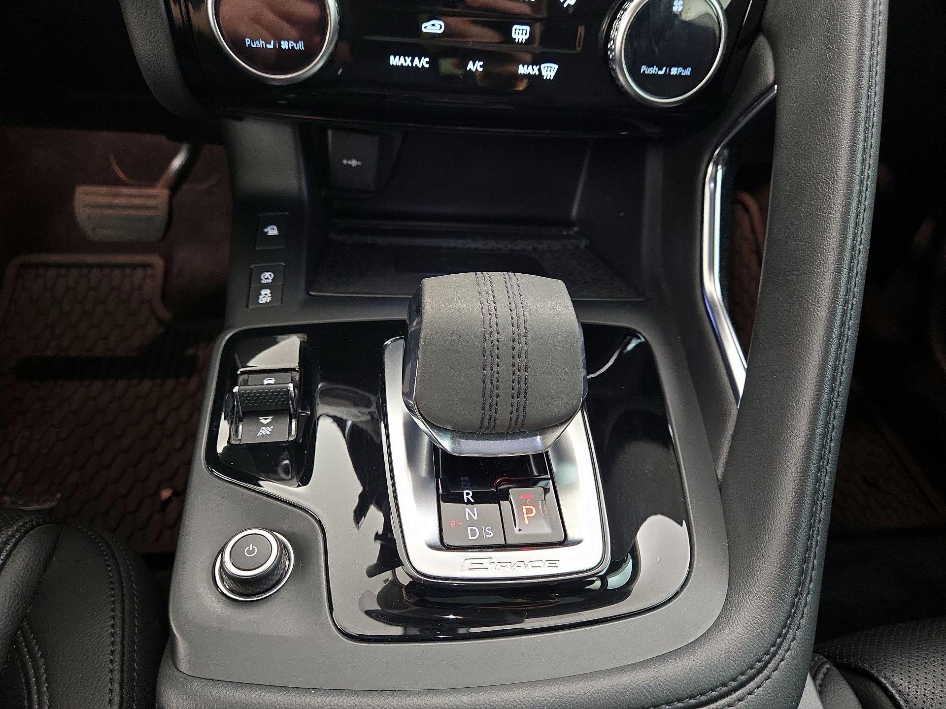 Thumbnail: 2021 Jaguar E-Pace - 18