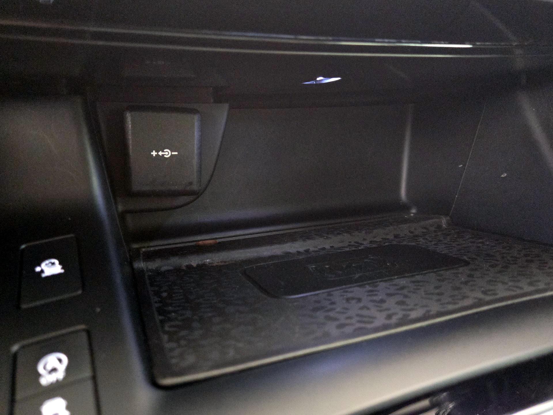 Thumbnail: 2021 Jaguar E-Pace - 19