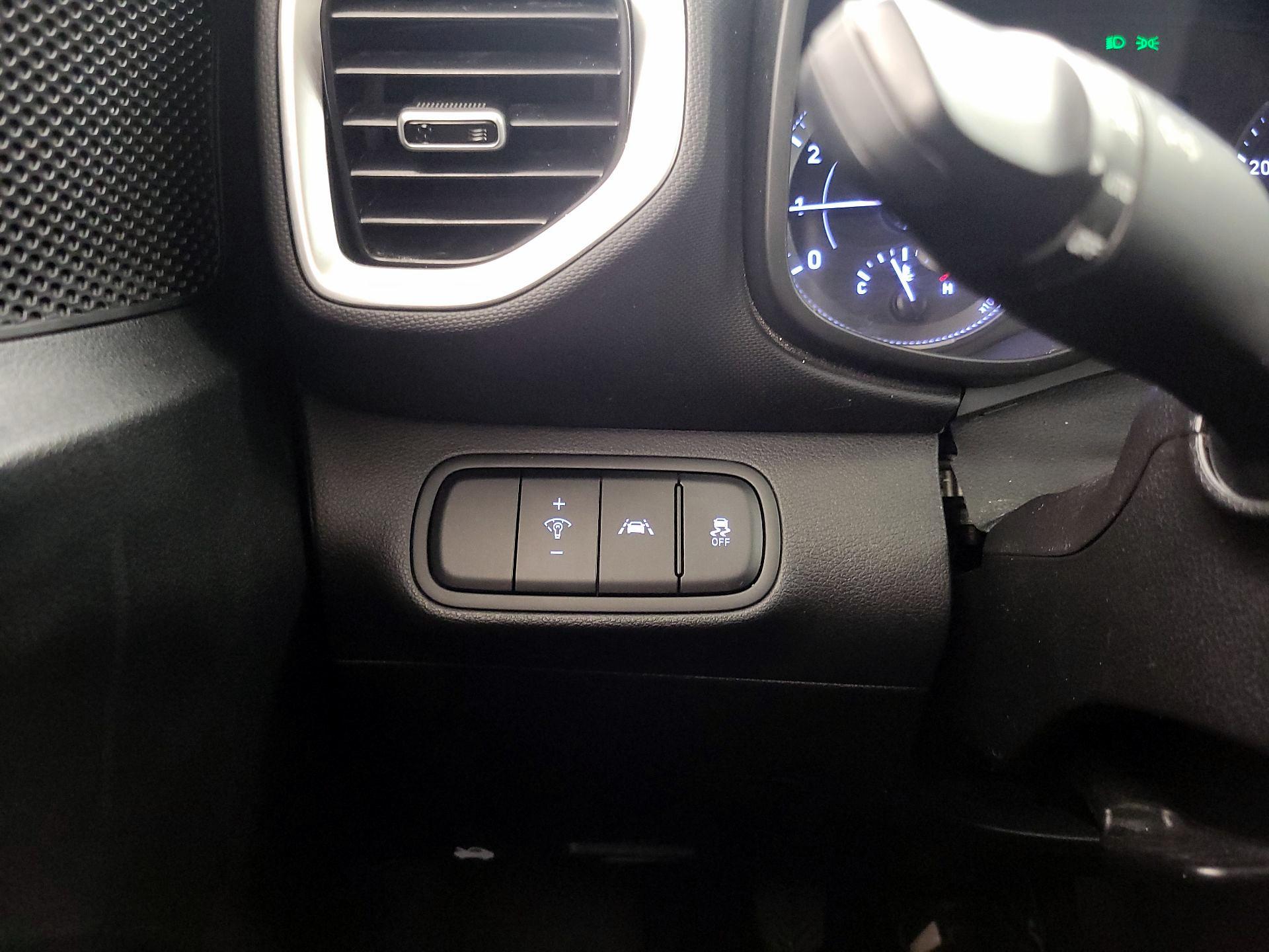 Thumbnail: 2020 Hyundai Venue - 13