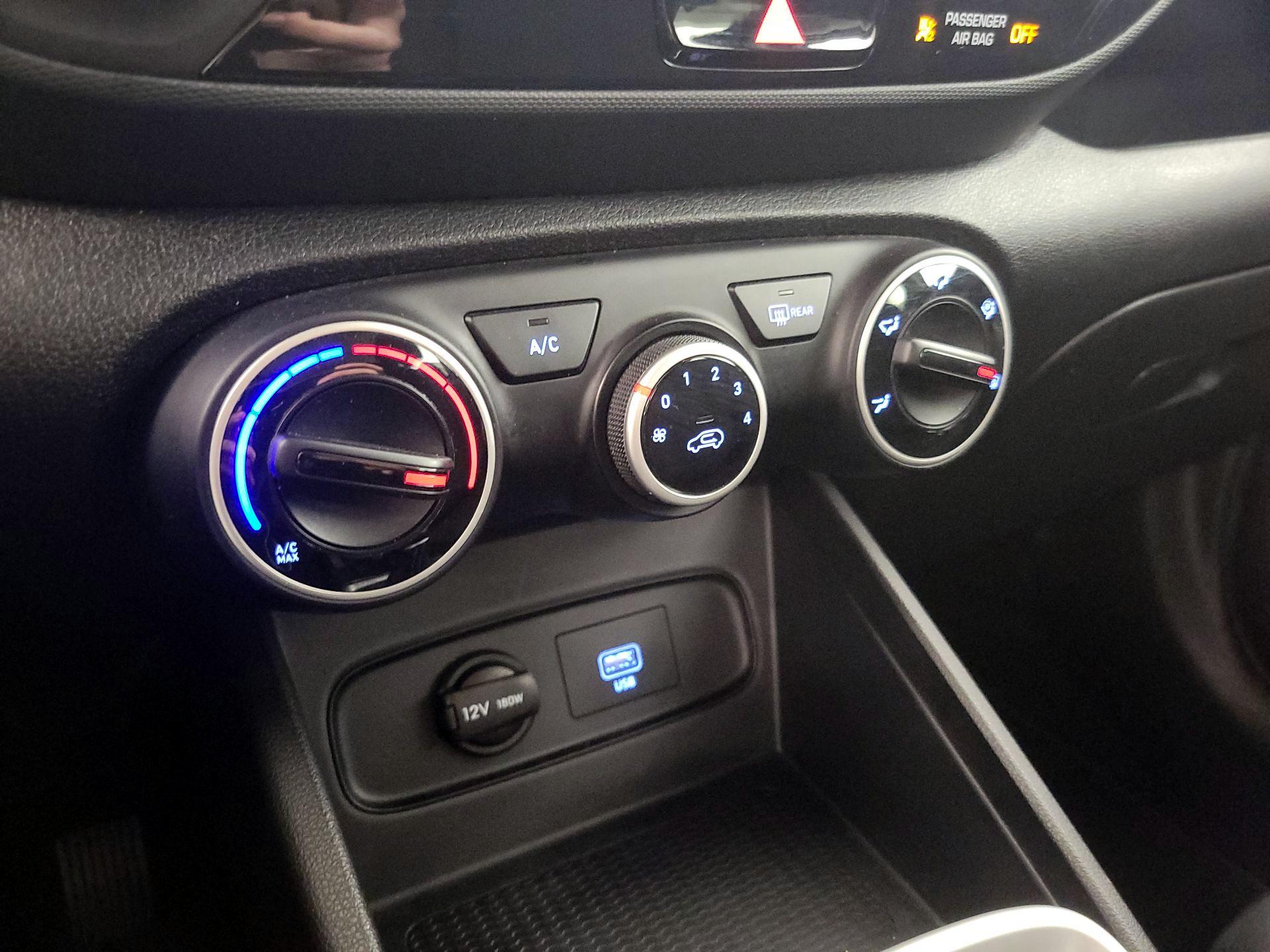 Thumbnail: 2020 Hyundai Venue - 16