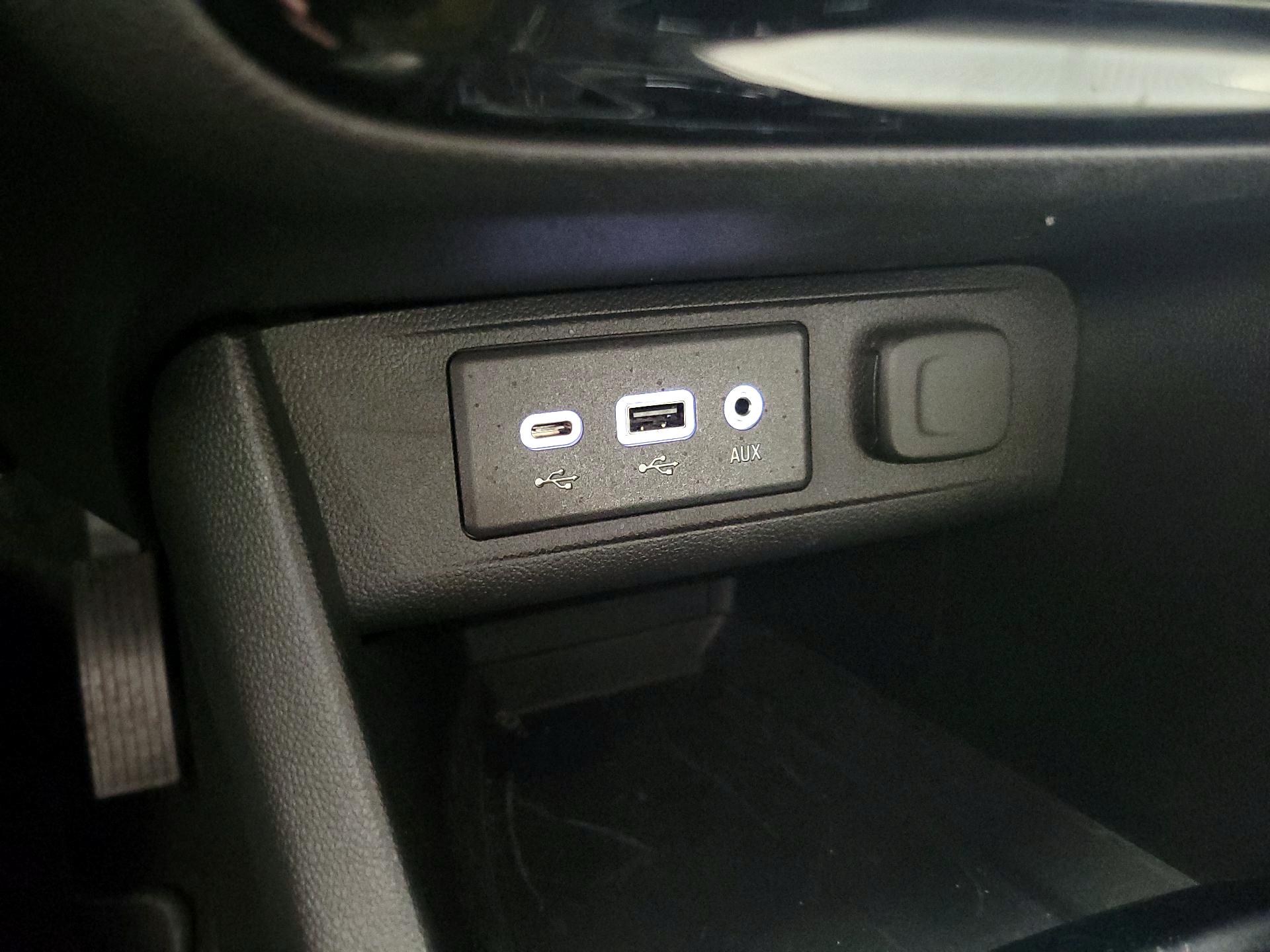 Thumbnail: 2023 Buick Encore GX - 18