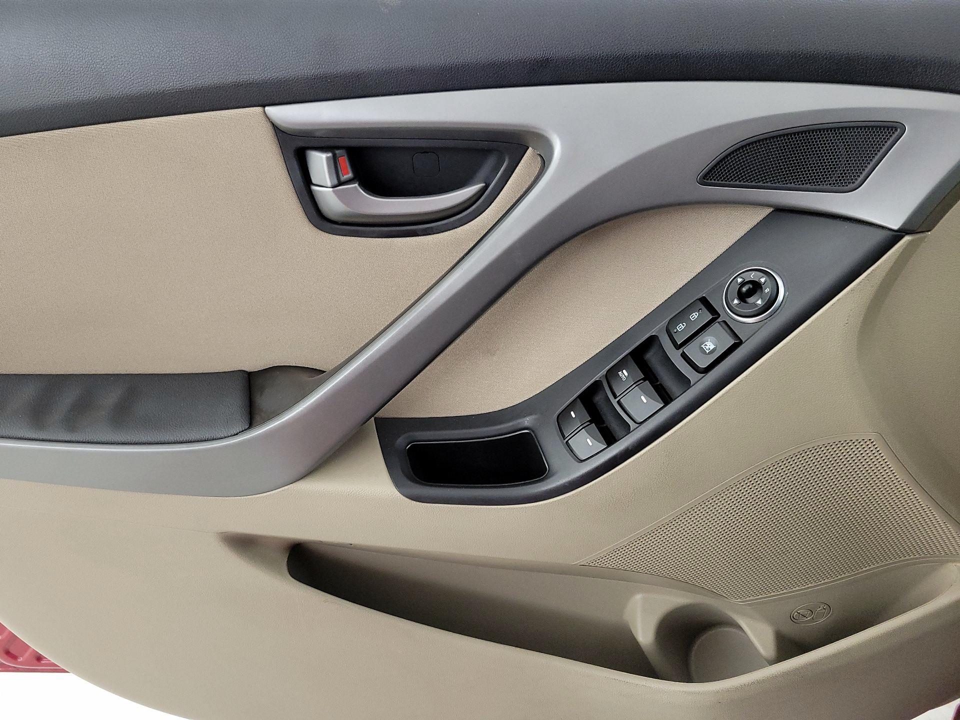 Thumbnail: 2015 Hyundai Elantra - 12