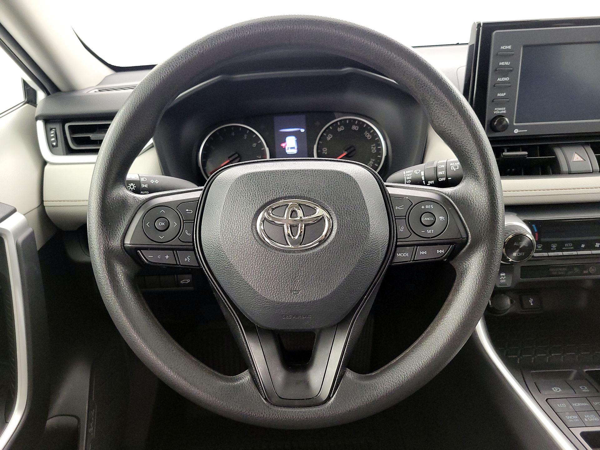 Thumbnail: 2022 Toyota RAV4 - 10