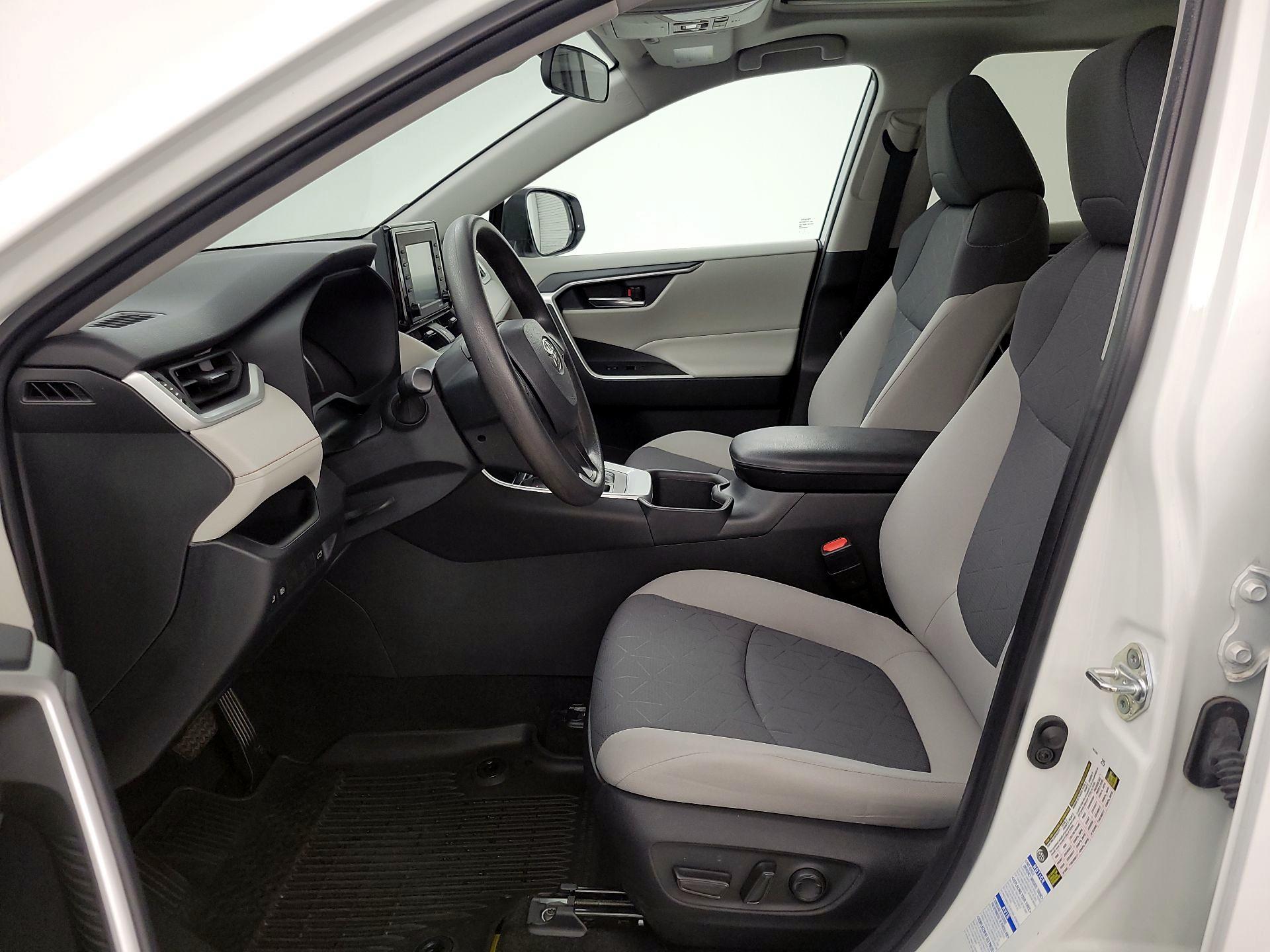 Thumbnail: 2022 Toyota RAV4 - 11