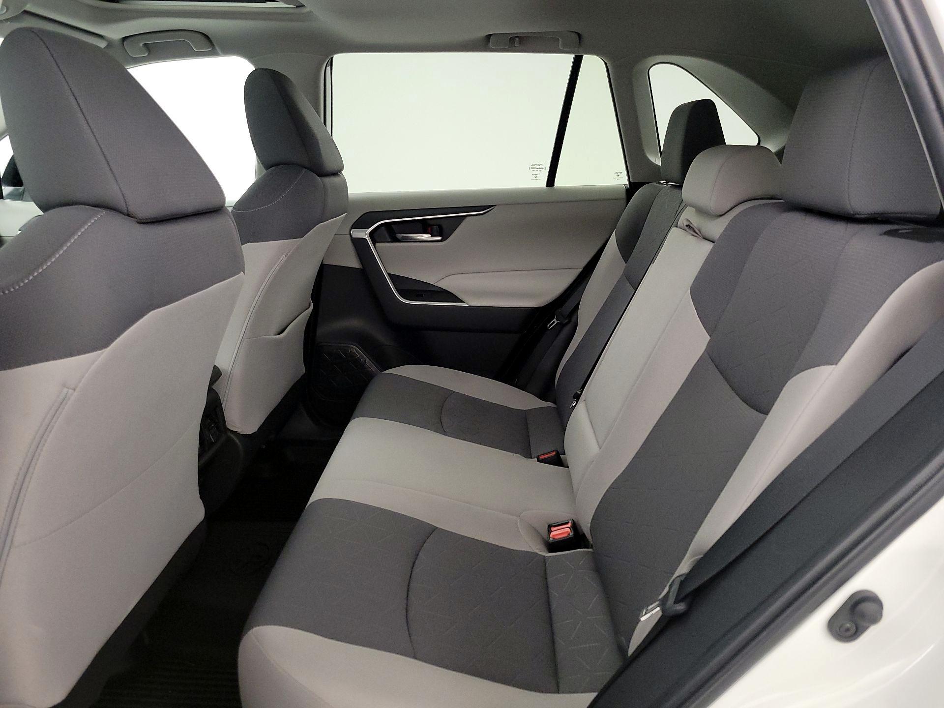 Thumbnail: 2022 Toyota RAV4 - 20