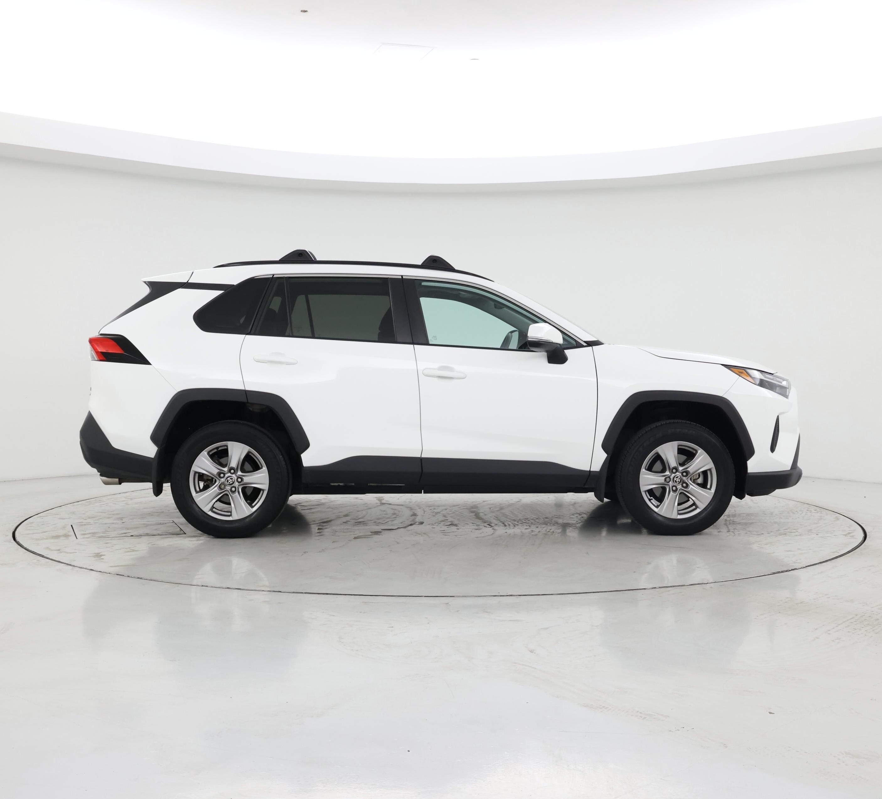 Thumbnail: 2022 Toyota RAV4 - 7