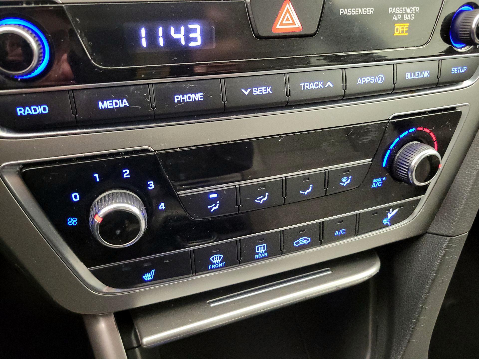 Thumbnail: 2016 Hyundai Sonata - 16