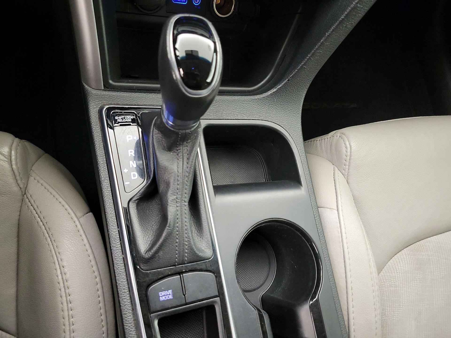 Thumbnail: 2016 Hyundai Sonata - 17