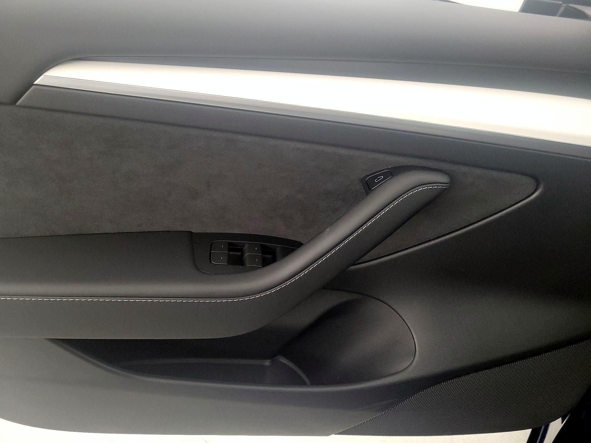 Thumbnail: 2023 Tesla Model 3 - 12