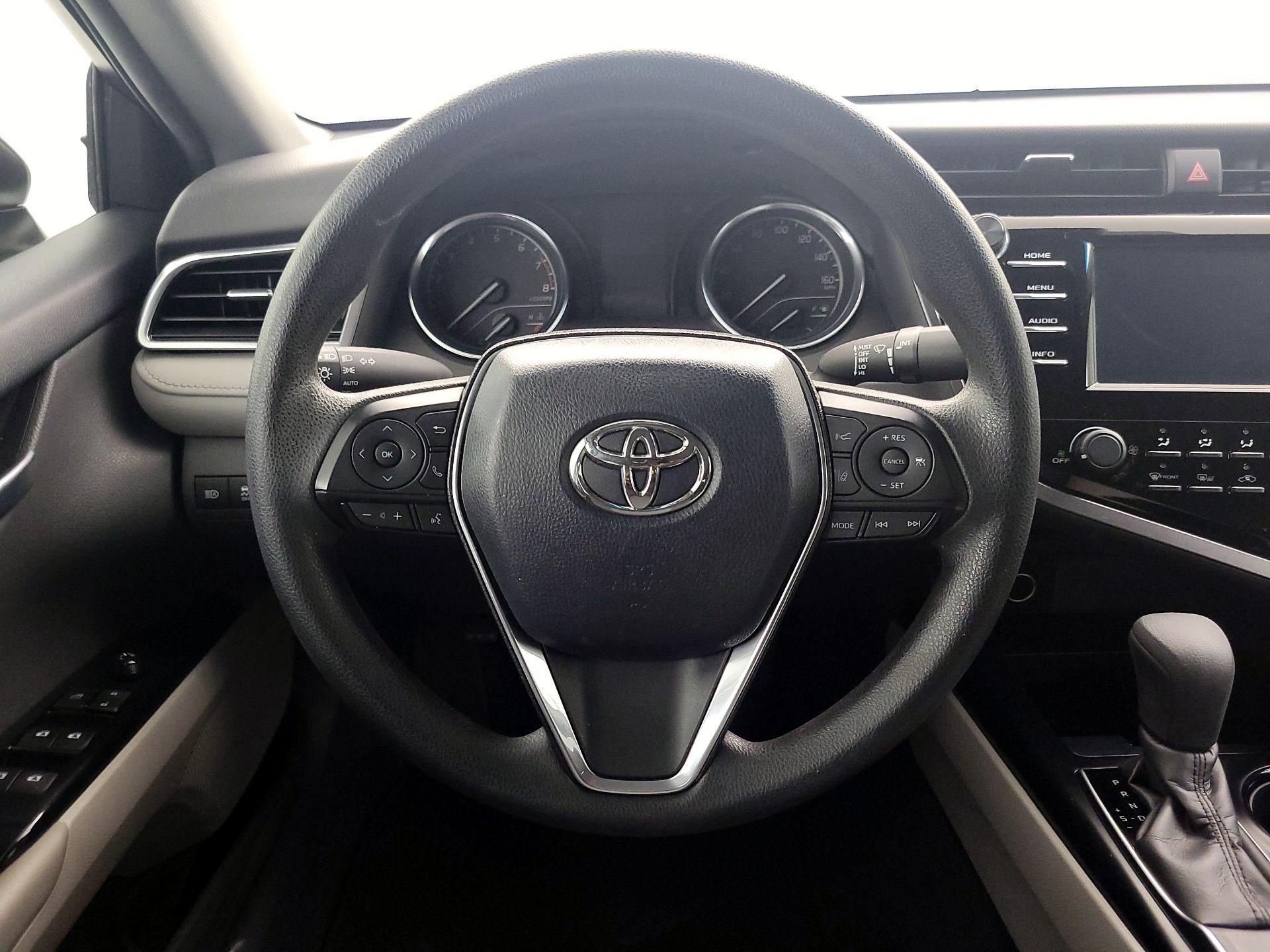 Thumbnail: 2018 Toyota Camry - 10