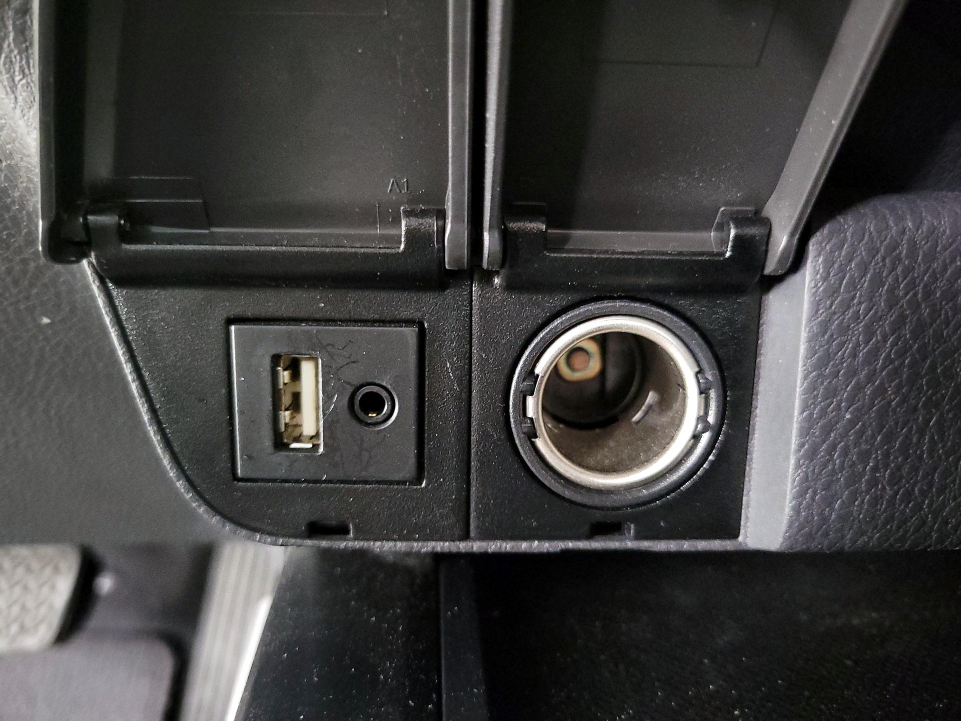 Thumbnail: 2018 Toyota Camry - 18