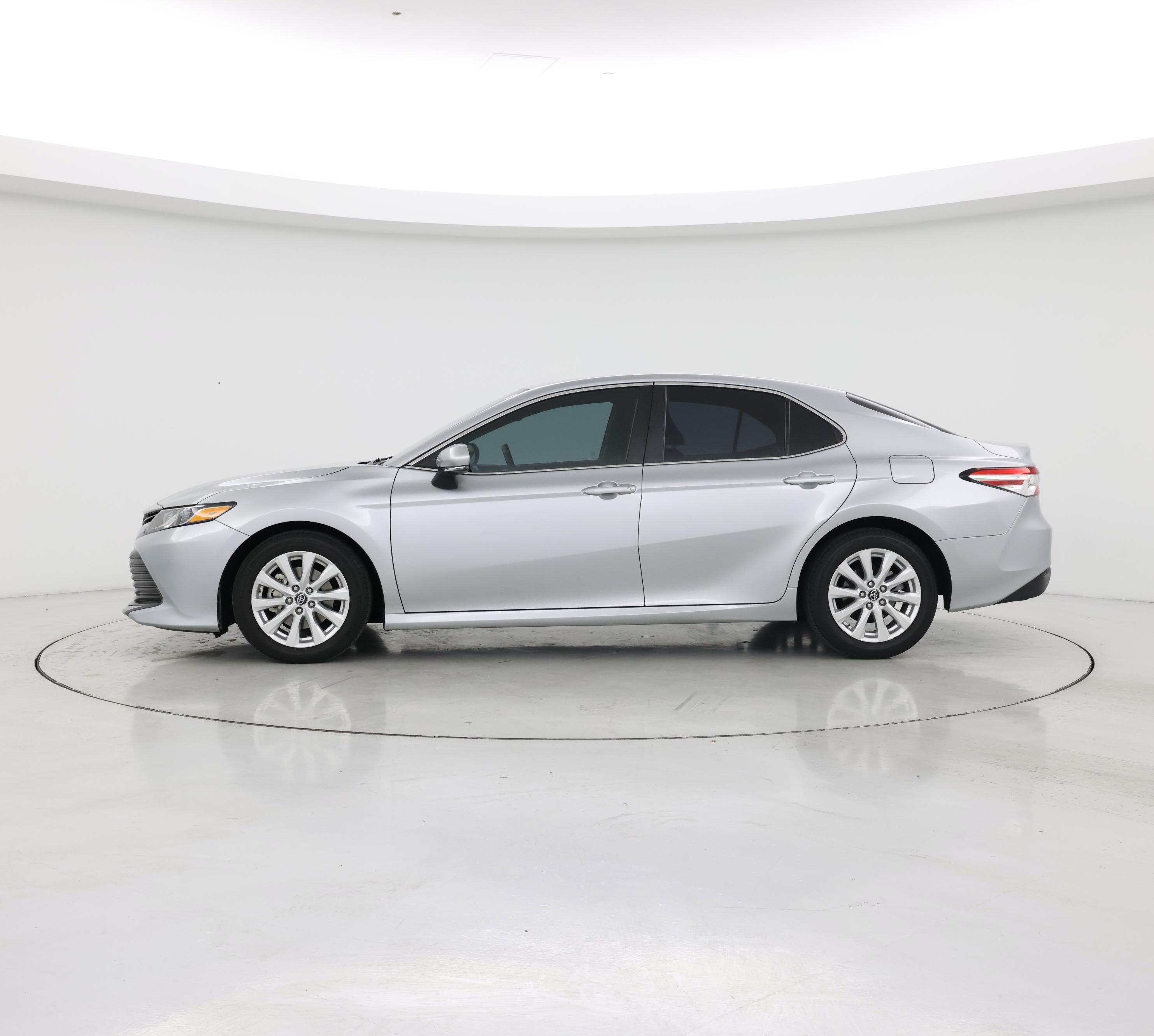 Thumbnail: 2018 Toyota Camry - 3