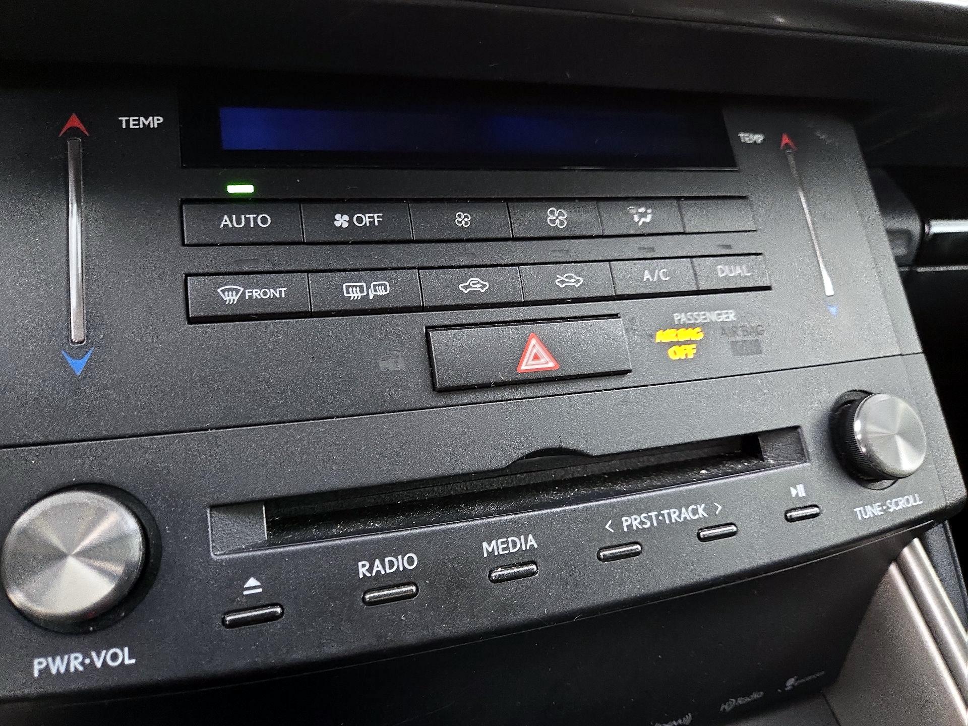 Thumbnail: 2015 Lexus IS - 16