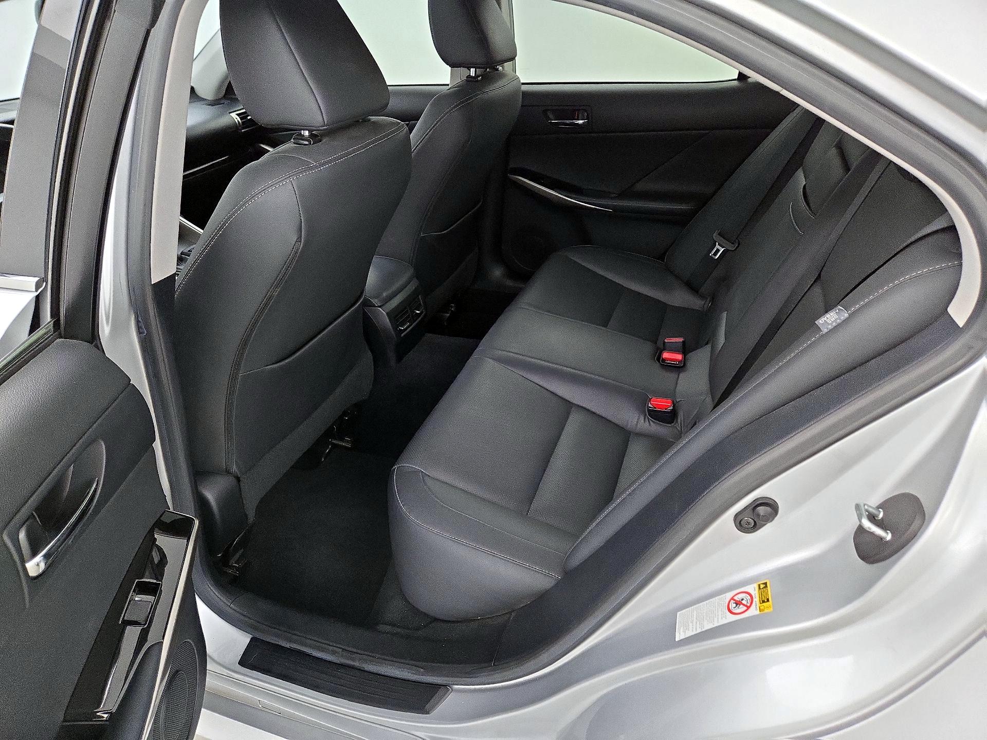 Thumbnail: 2015 Lexus IS - 20