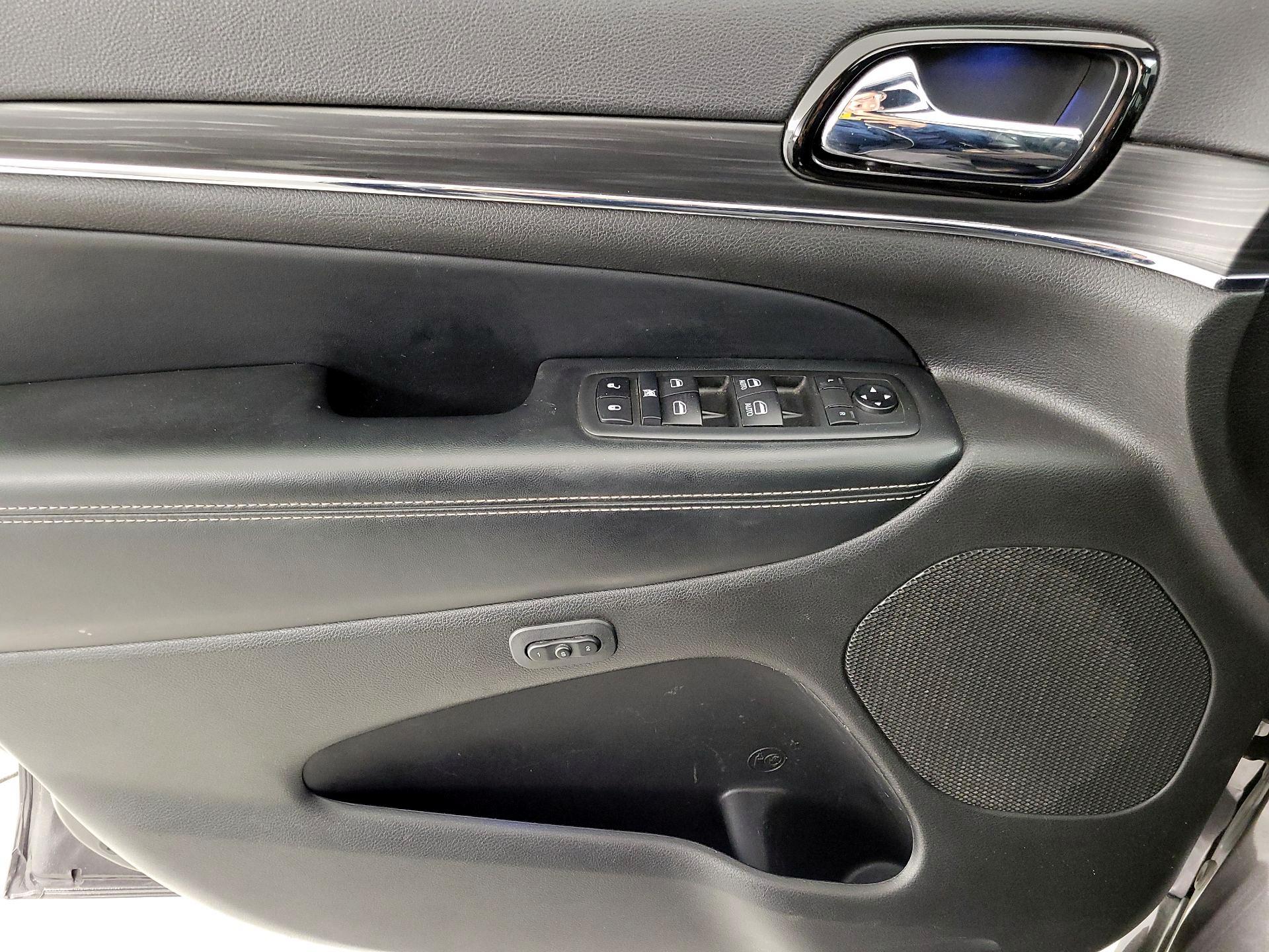 Thumbnail: 2021 Jeep Grand Cherokee - 12