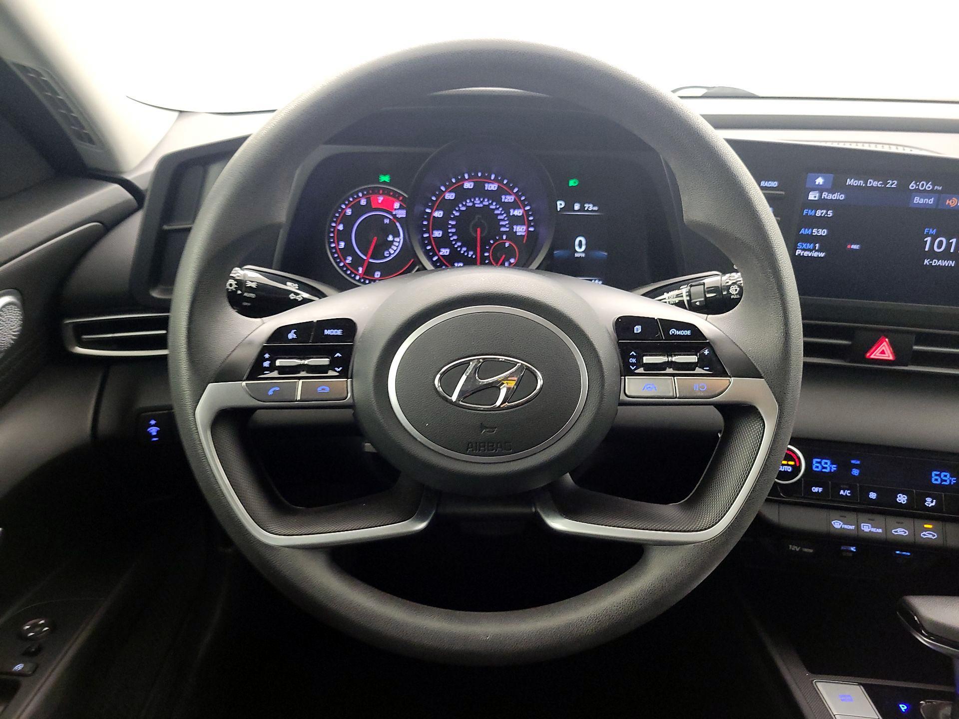 Thumbnail: 2023 Hyundai Elantra - 10