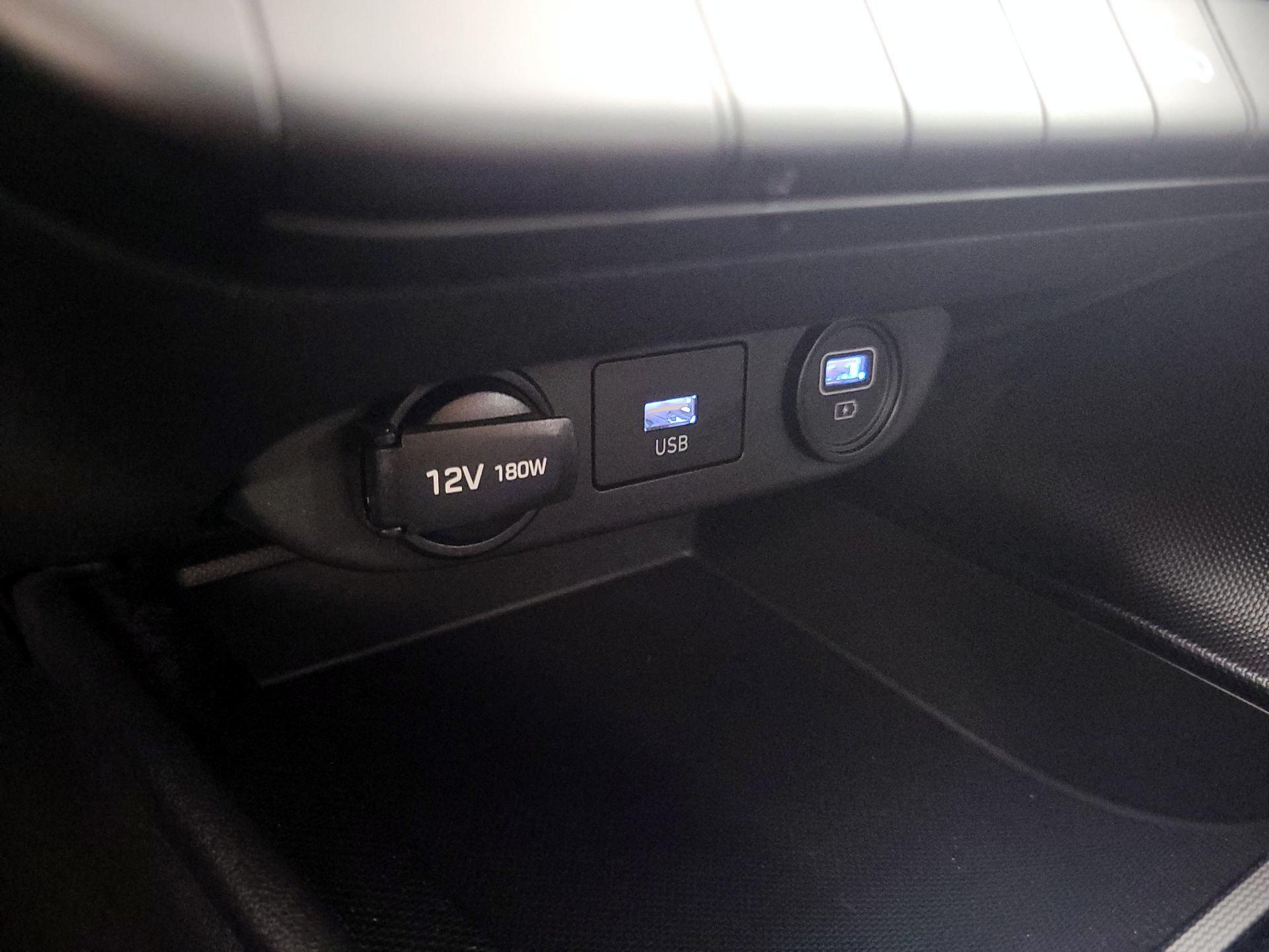 Thumbnail: 2023 Hyundai Elantra - 18