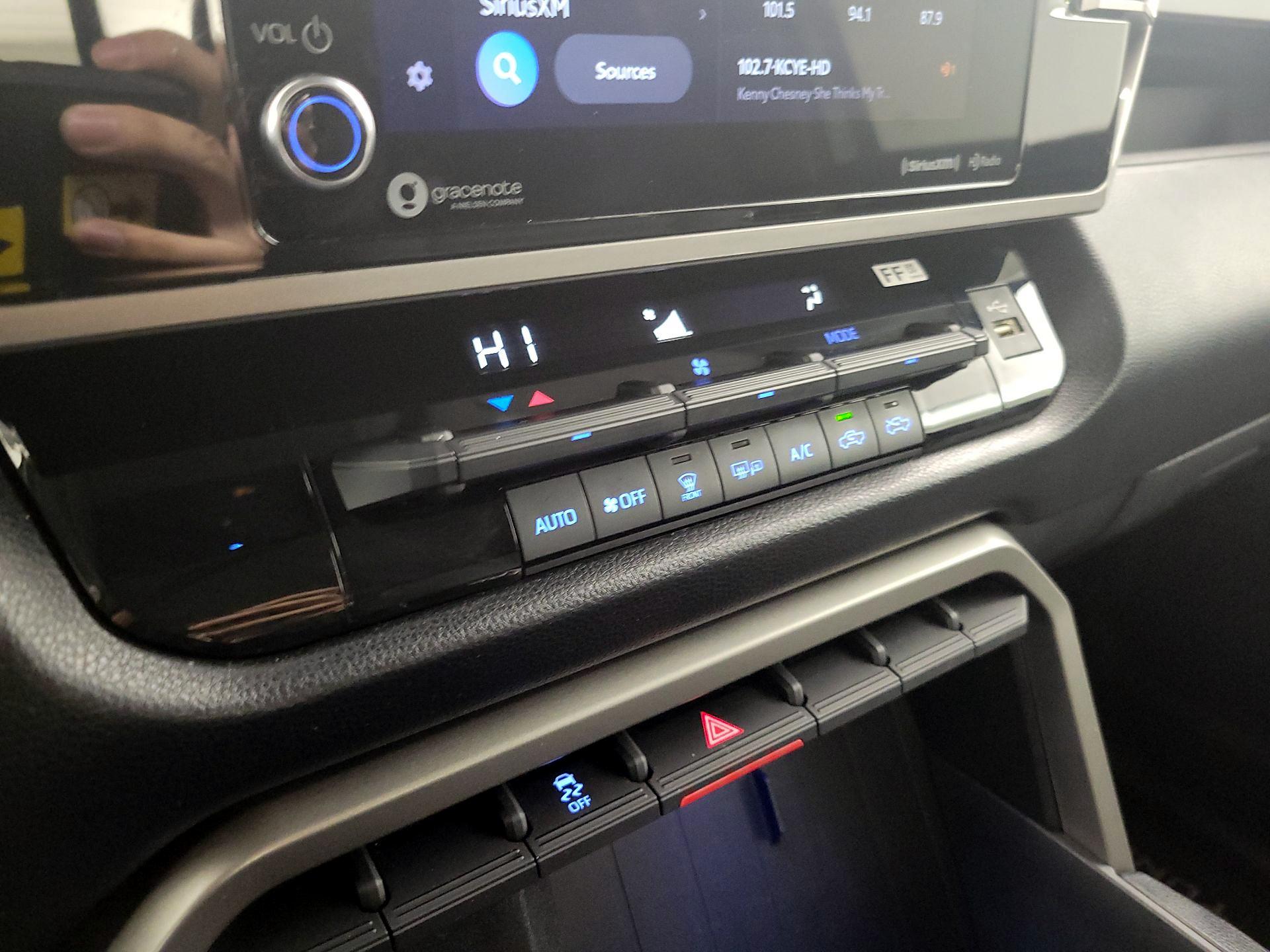 Thumbnail: 2023 Toyota Tundra - 16