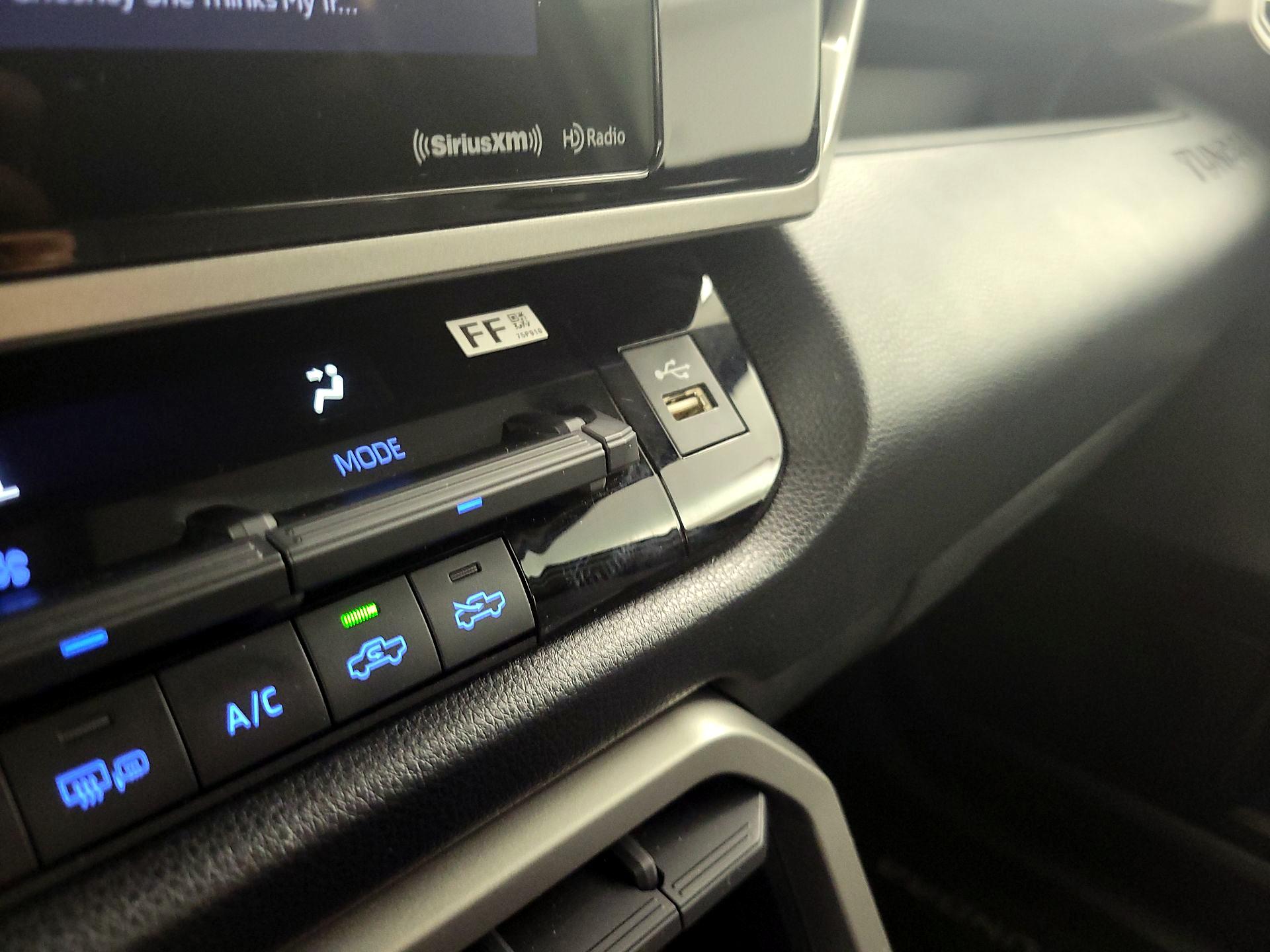 Thumbnail: 2023 Toyota Tundra - 18