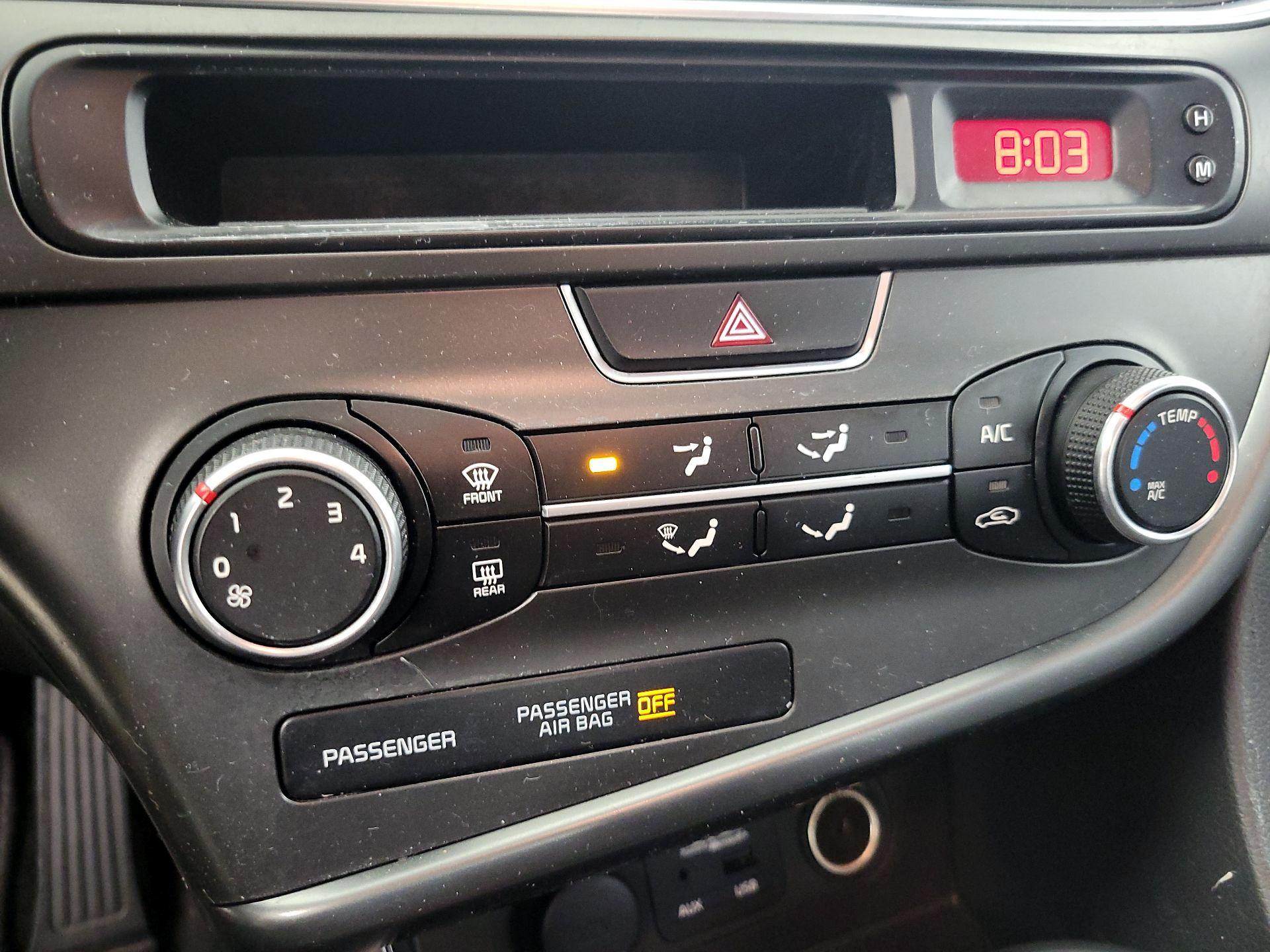 Thumbnail: 2015 Kia Optima - 16