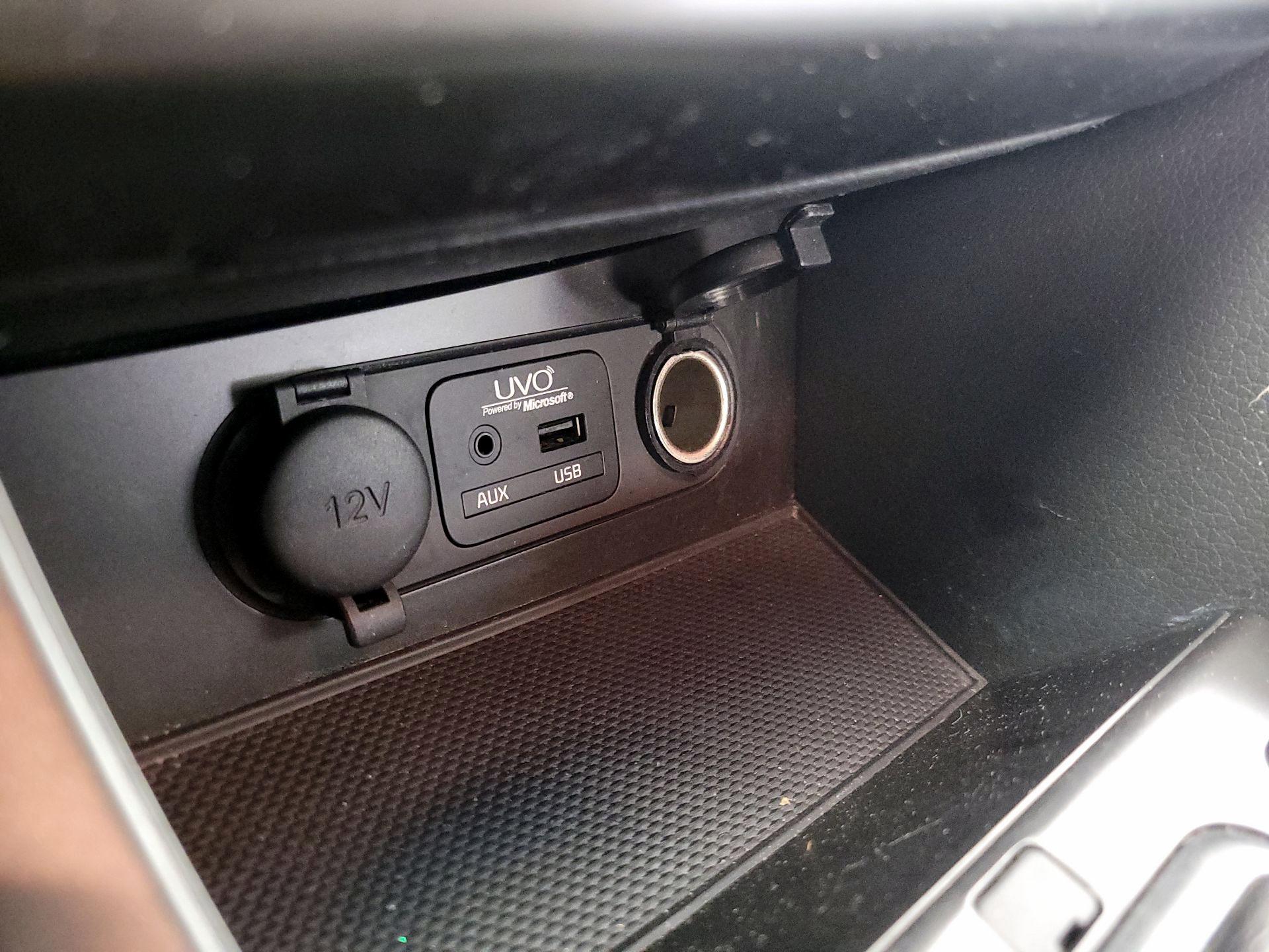 Thumbnail: 2015 Kia Optima - 18