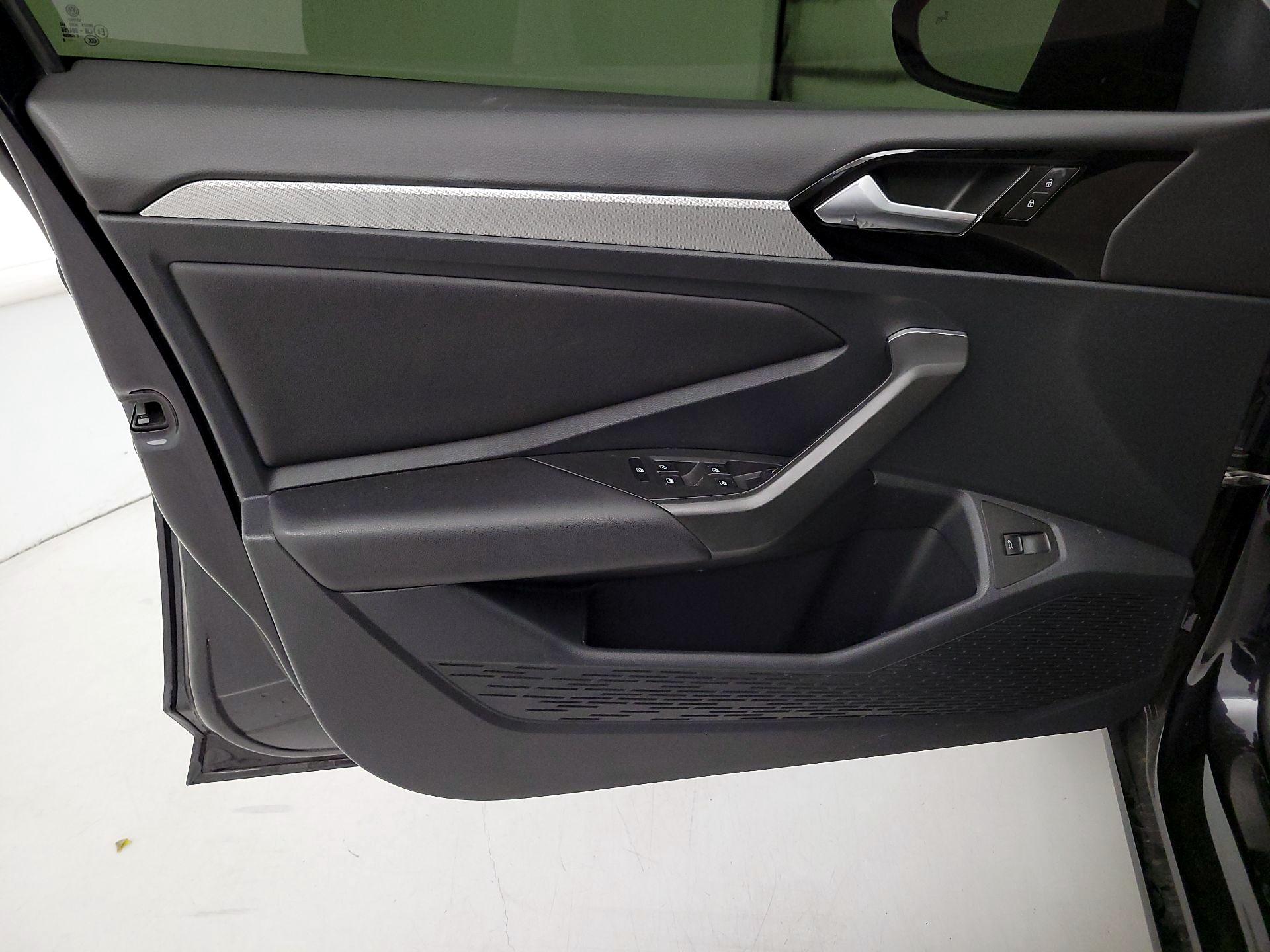 Thumbnail: 2019 Volkswagen Jetta - 12