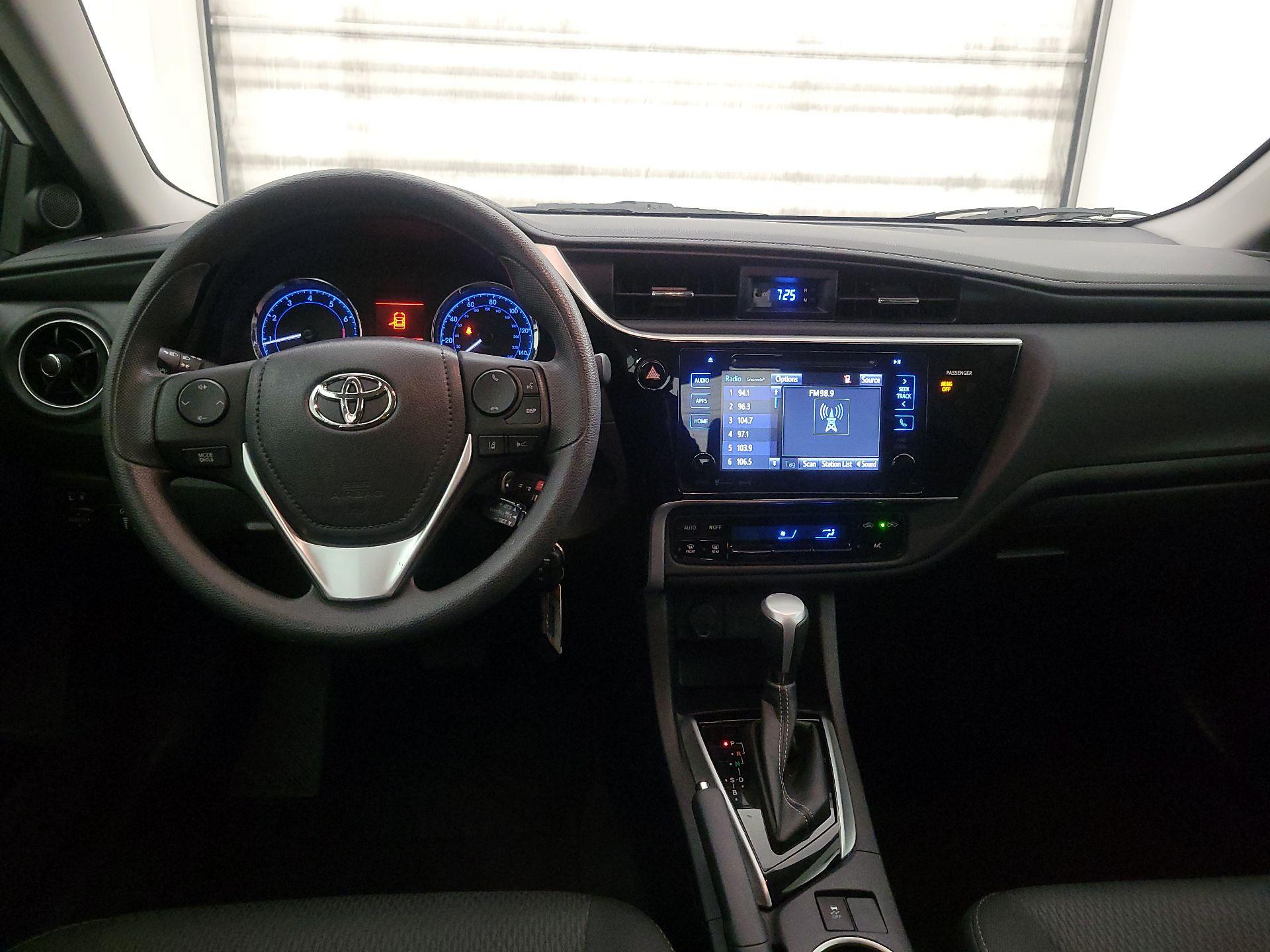 Thumbnail: 2017 Toyota Corolla - 9