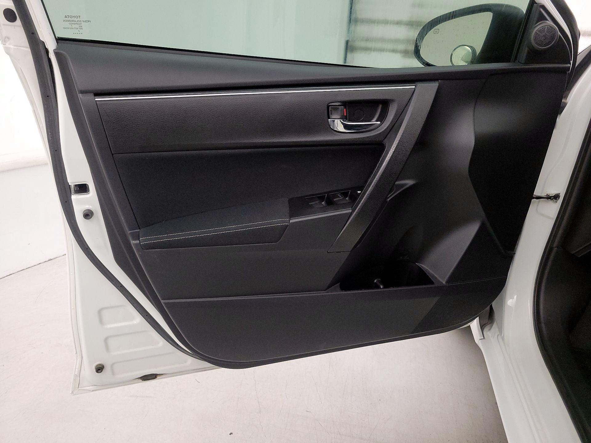 Thumbnail: 2017 Toyota Corolla - 12