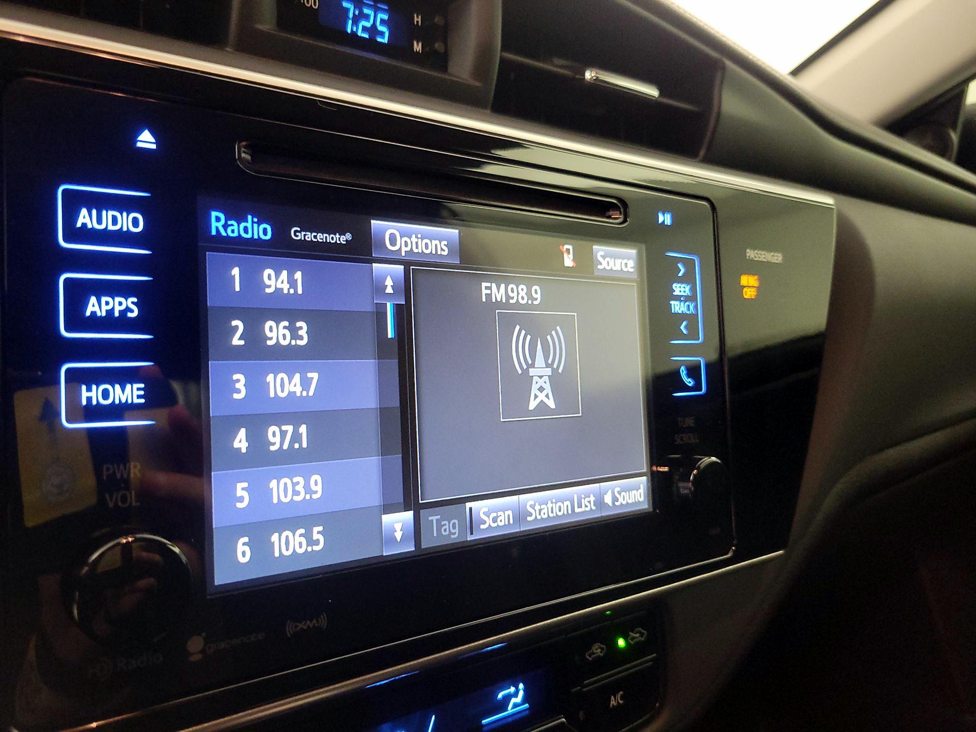 Thumbnail: 2017 Toyota Corolla - 15