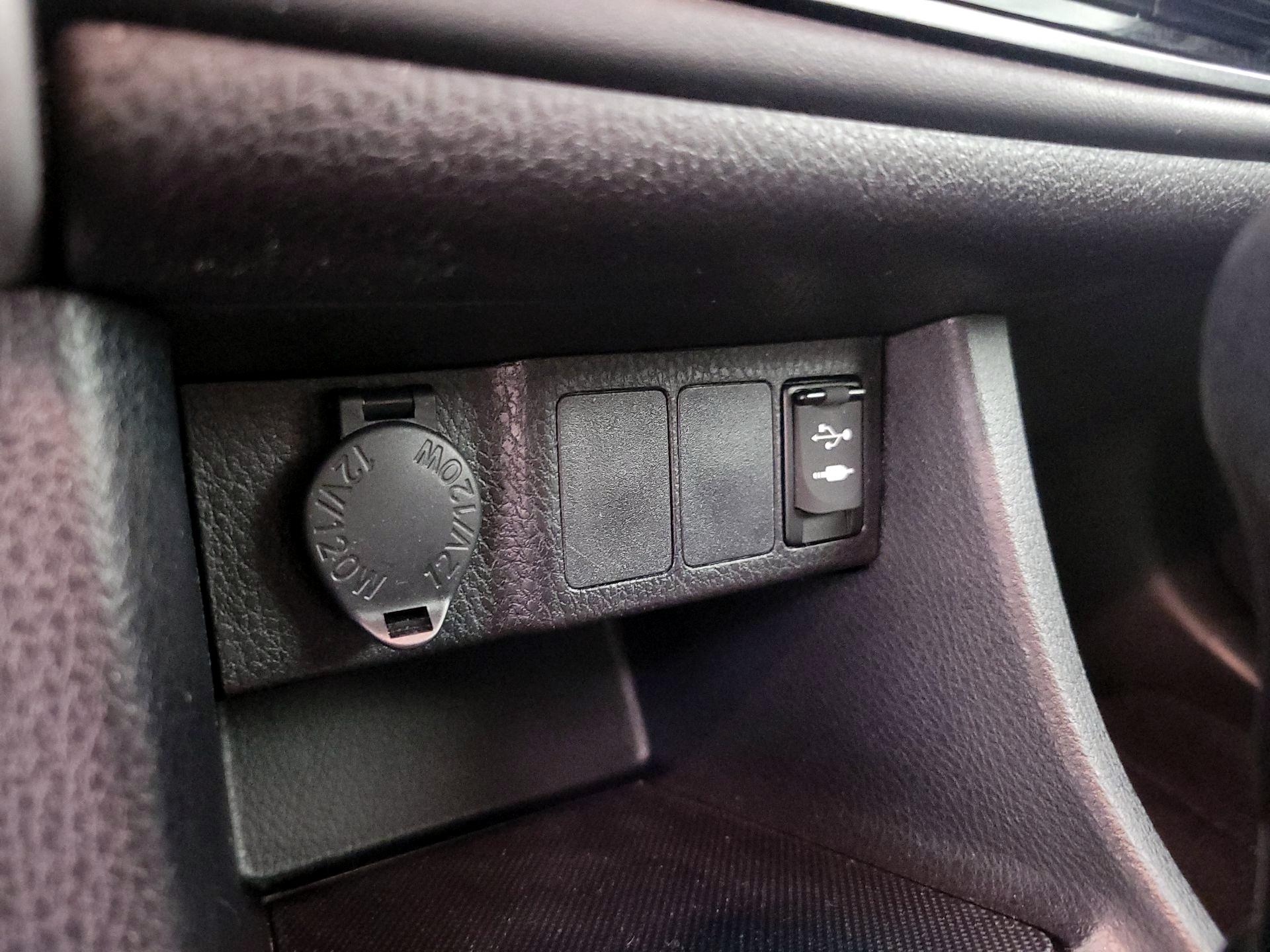 Thumbnail: 2017 Toyota Corolla - 18