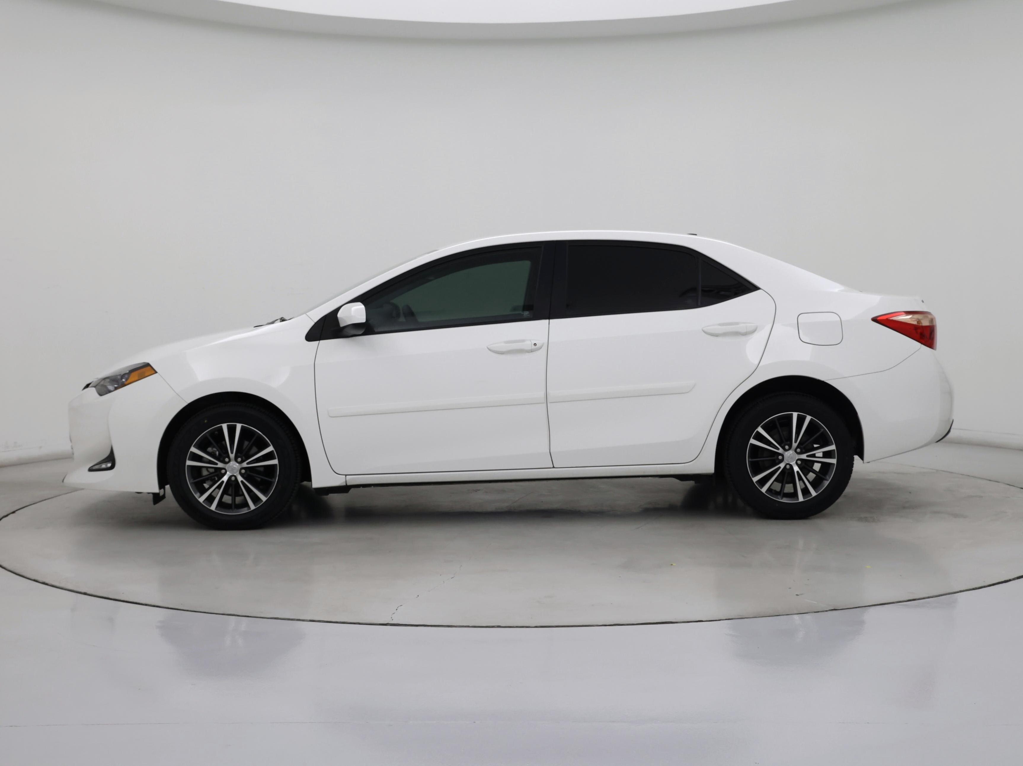 Thumbnail: 2017 Toyota Corolla - 3