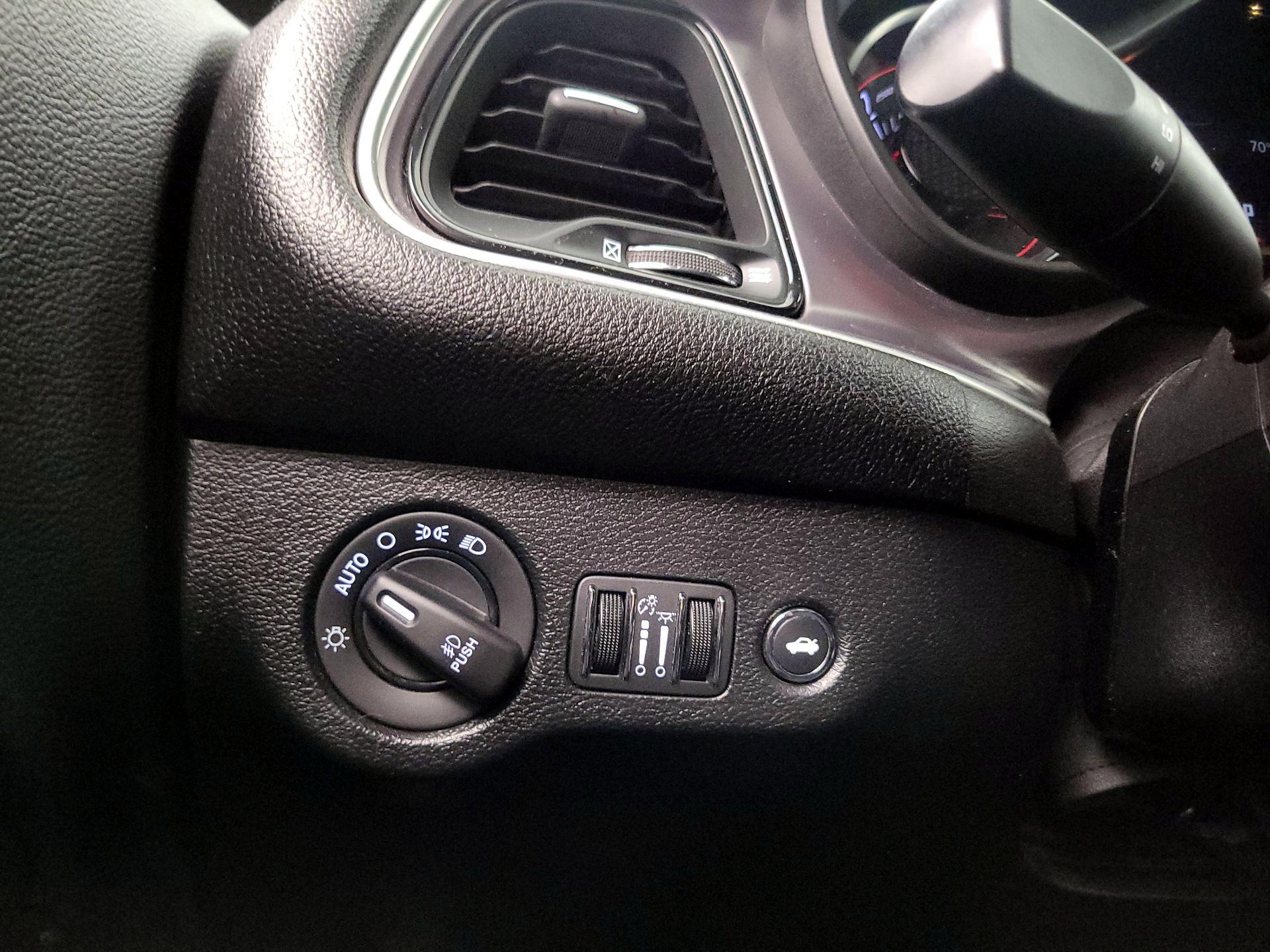 Thumbnail: 2019 Dodge Challenger - 13