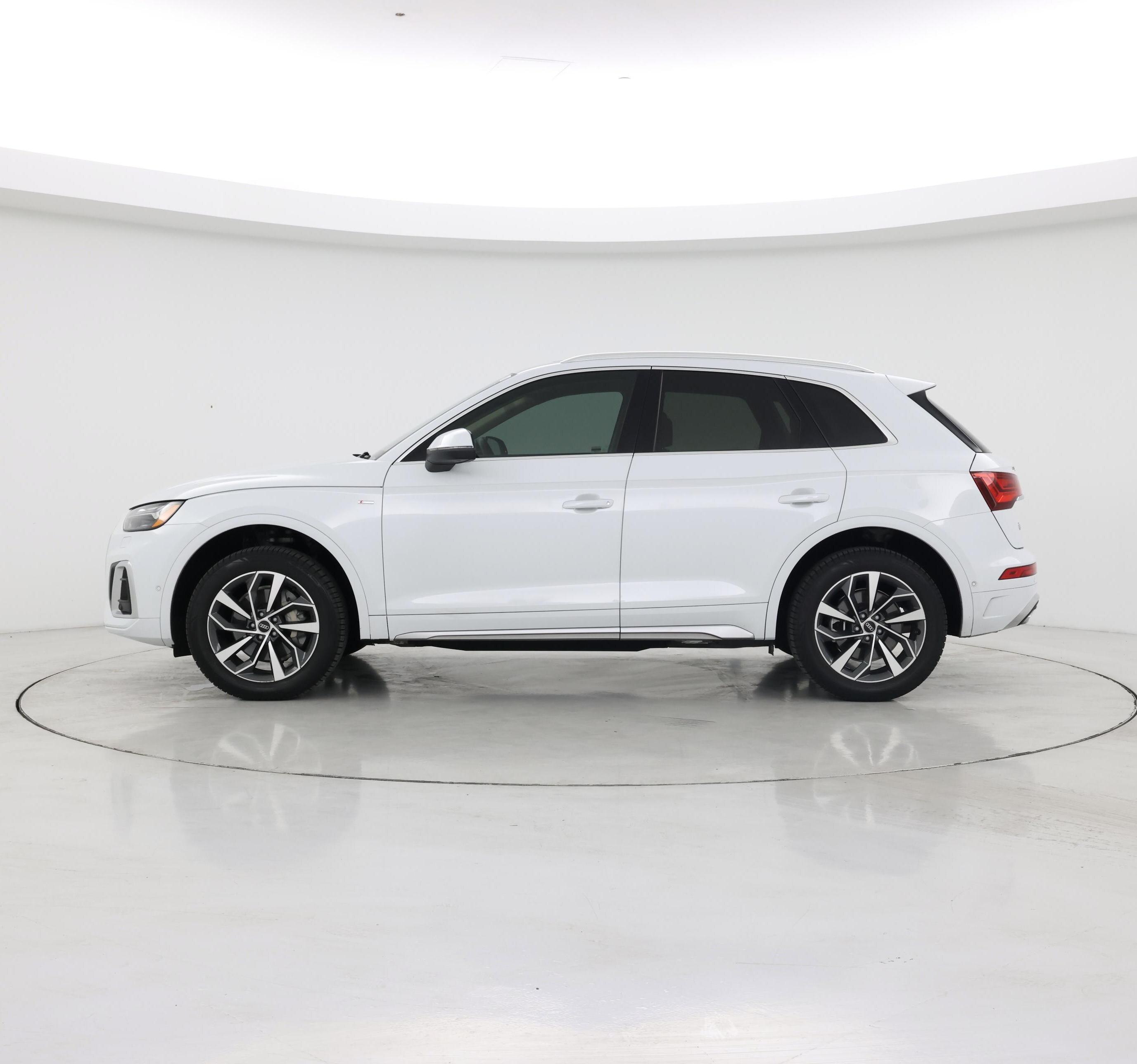 Thumbnail: 2023 Audi Q5 - 3