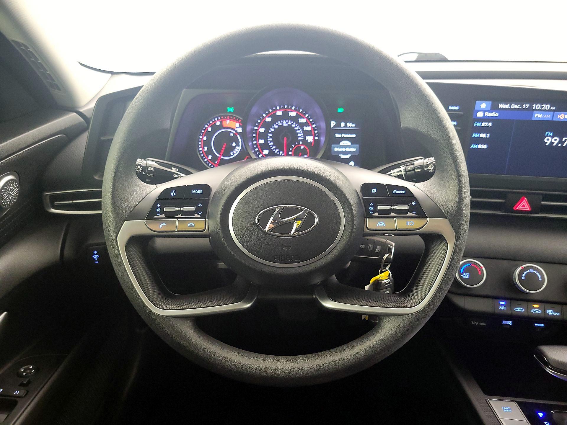 Thumbnail: 2023 Hyundai Elantra - 10