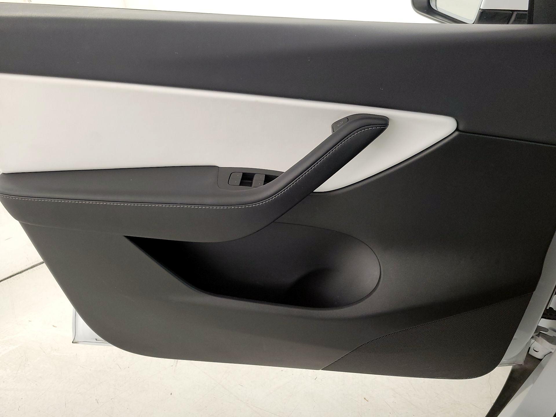 Thumbnail: 2022 Tesla Model Y - 12