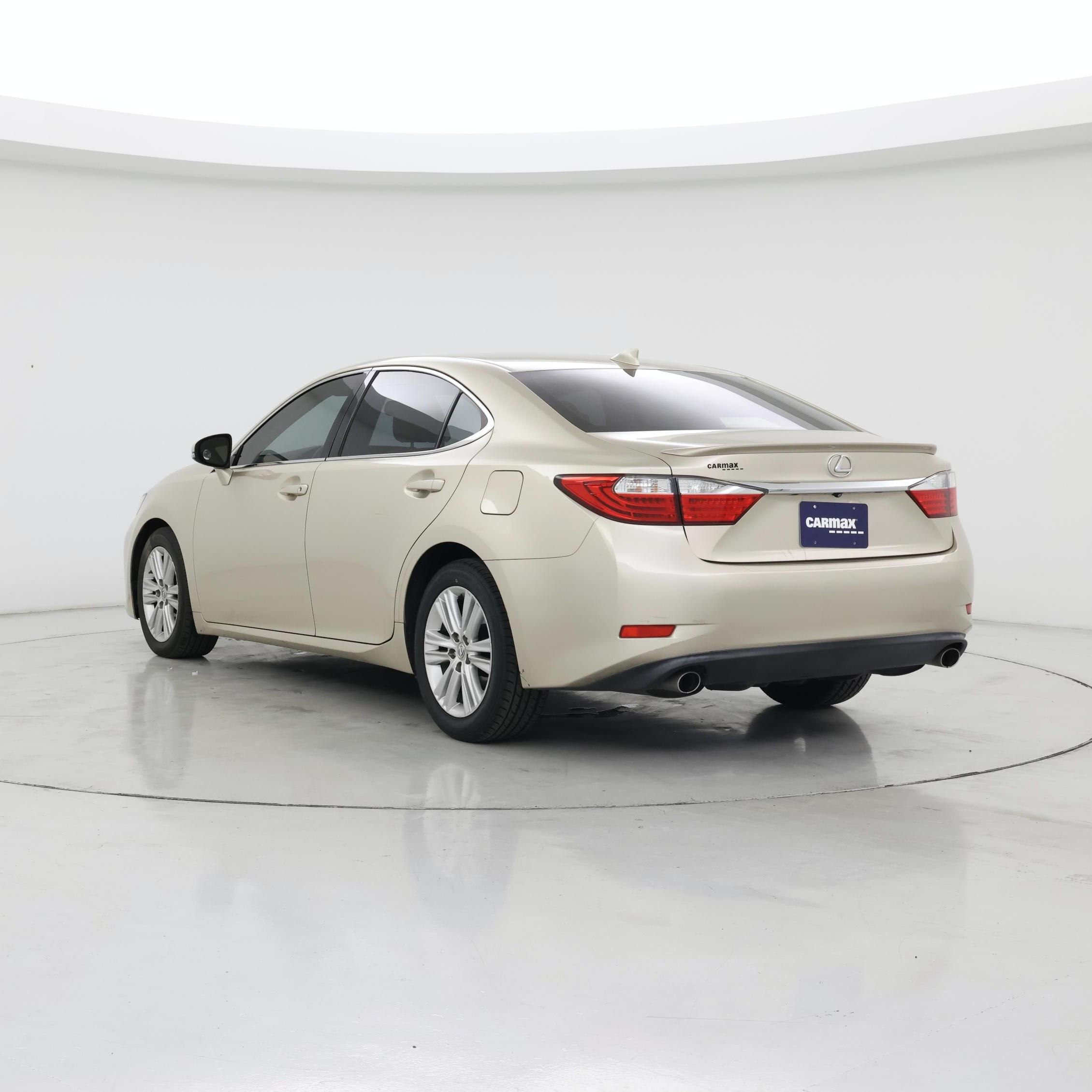 Thumbnail: 2015 Lexus ES - 2