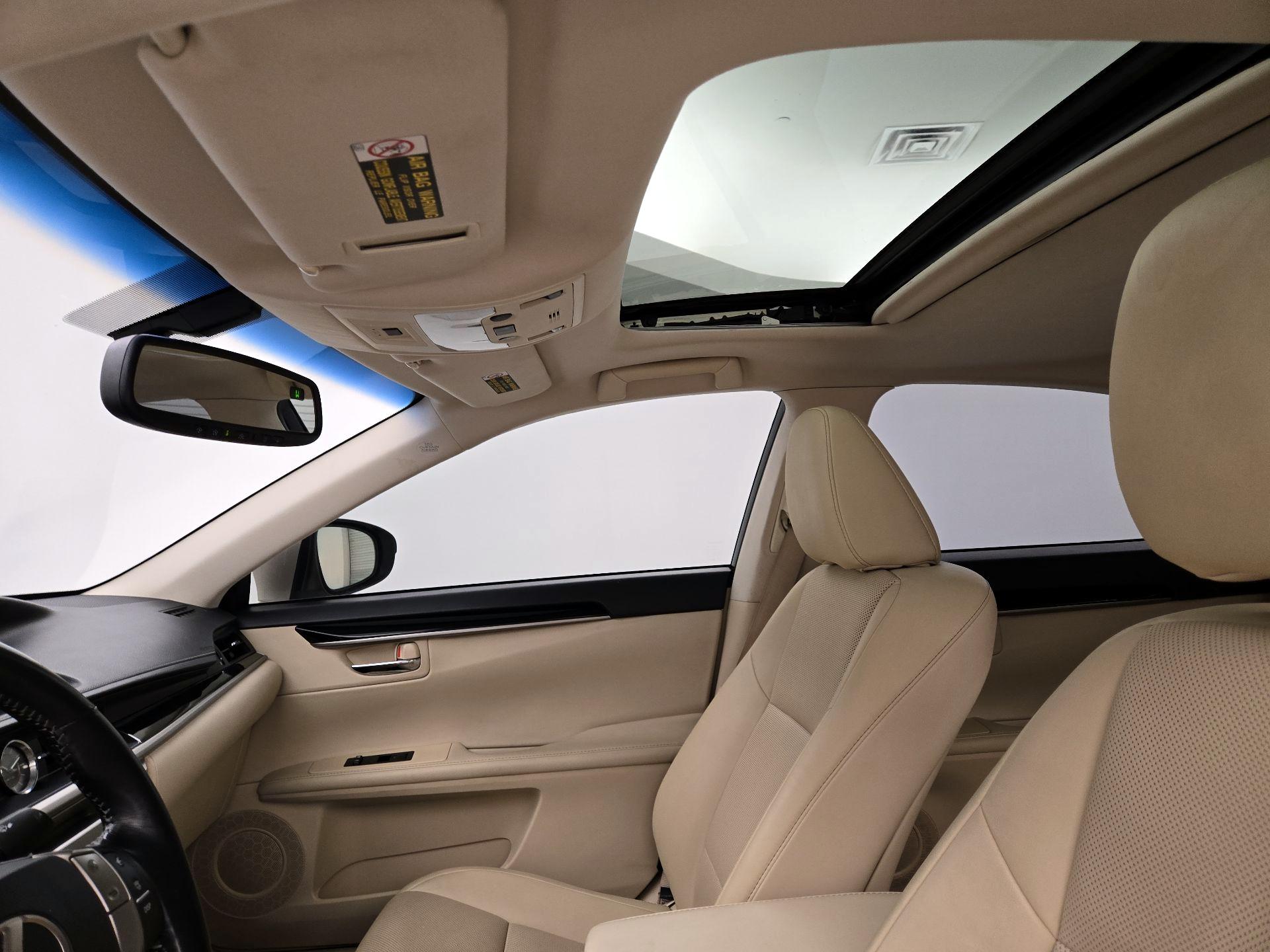 Thumbnail: 2015 Lexus ES - 19