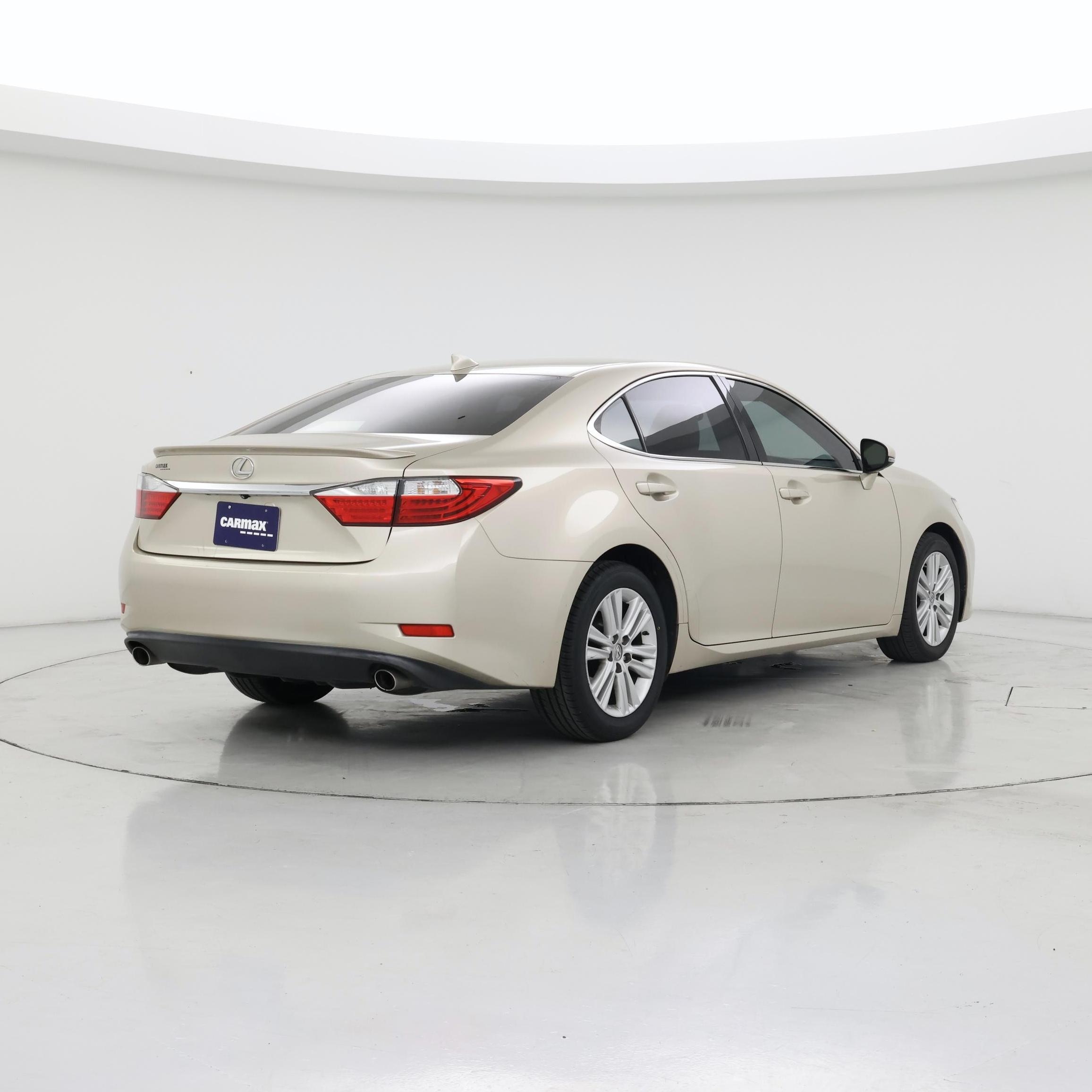 Thumbnail: 2015 Lexus ES - 8
