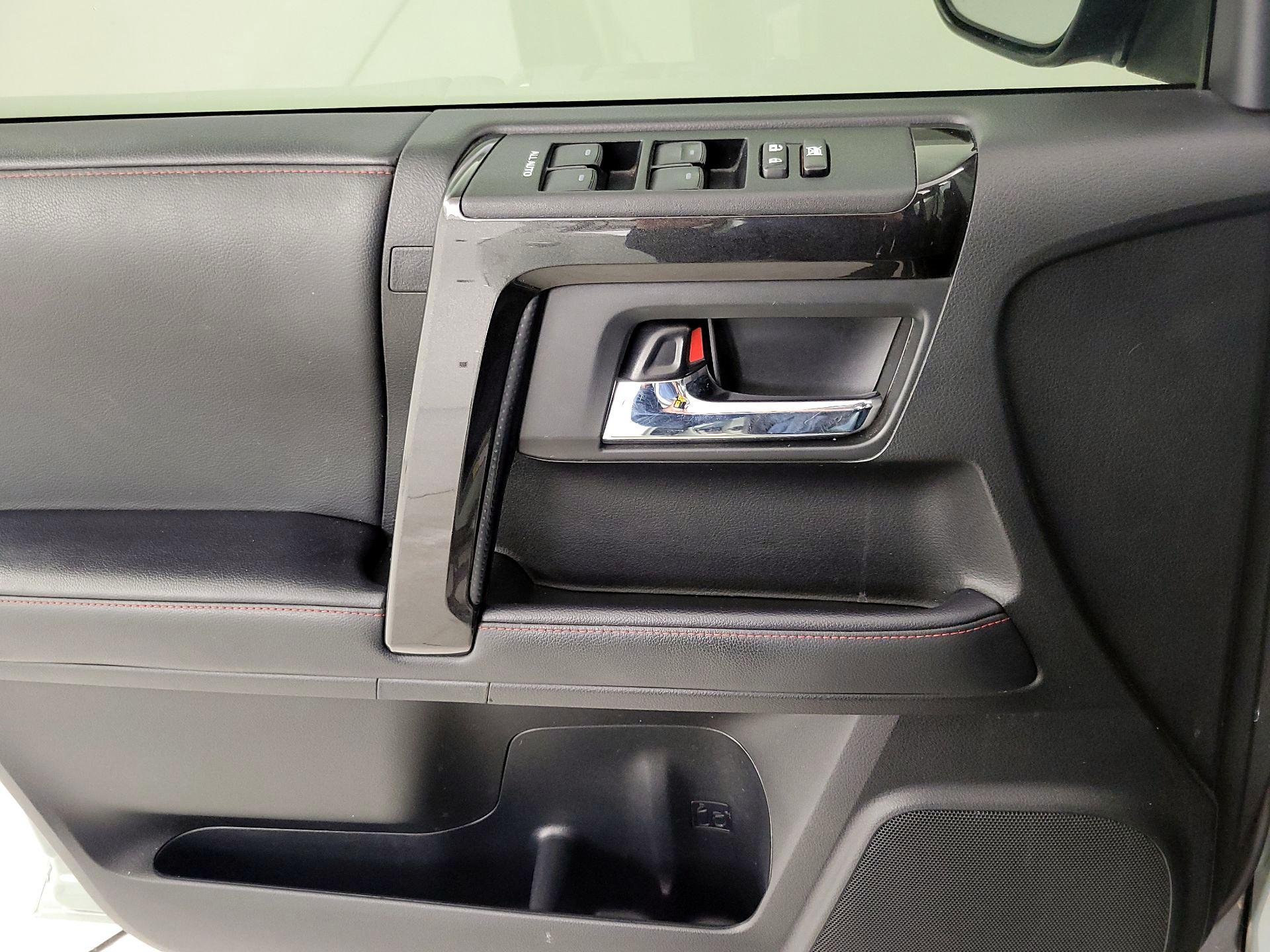 Thumbnail: 2021 Toyota 4Runner - 12