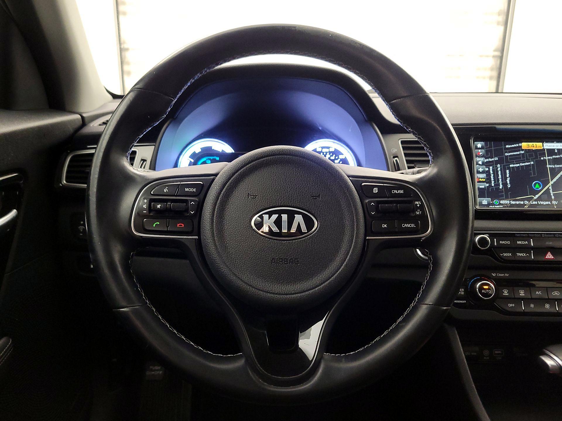 Thumbnail: 2017 Kia Niro - 10