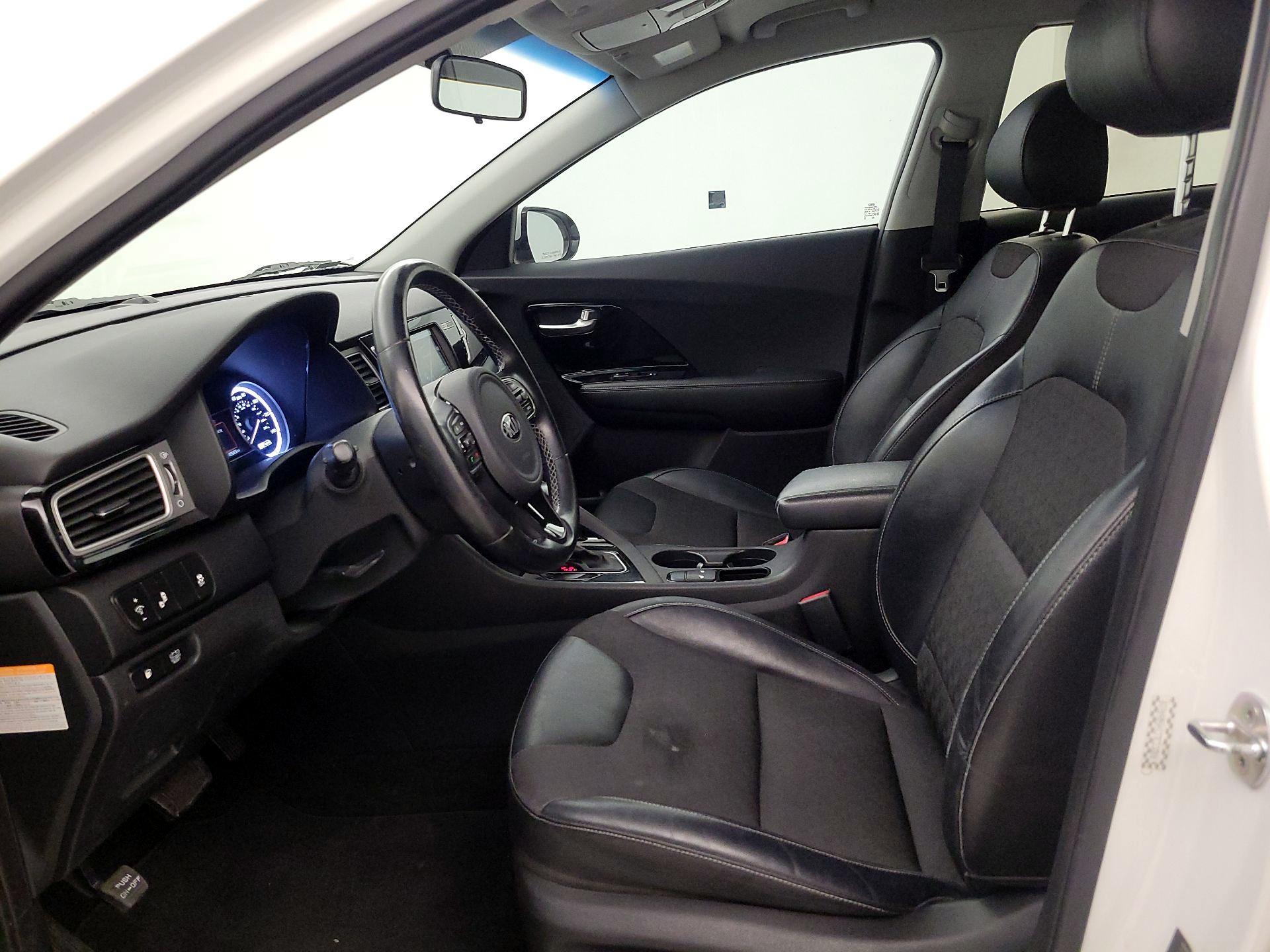 Thumbnail: 2017 Kia Niro - 11