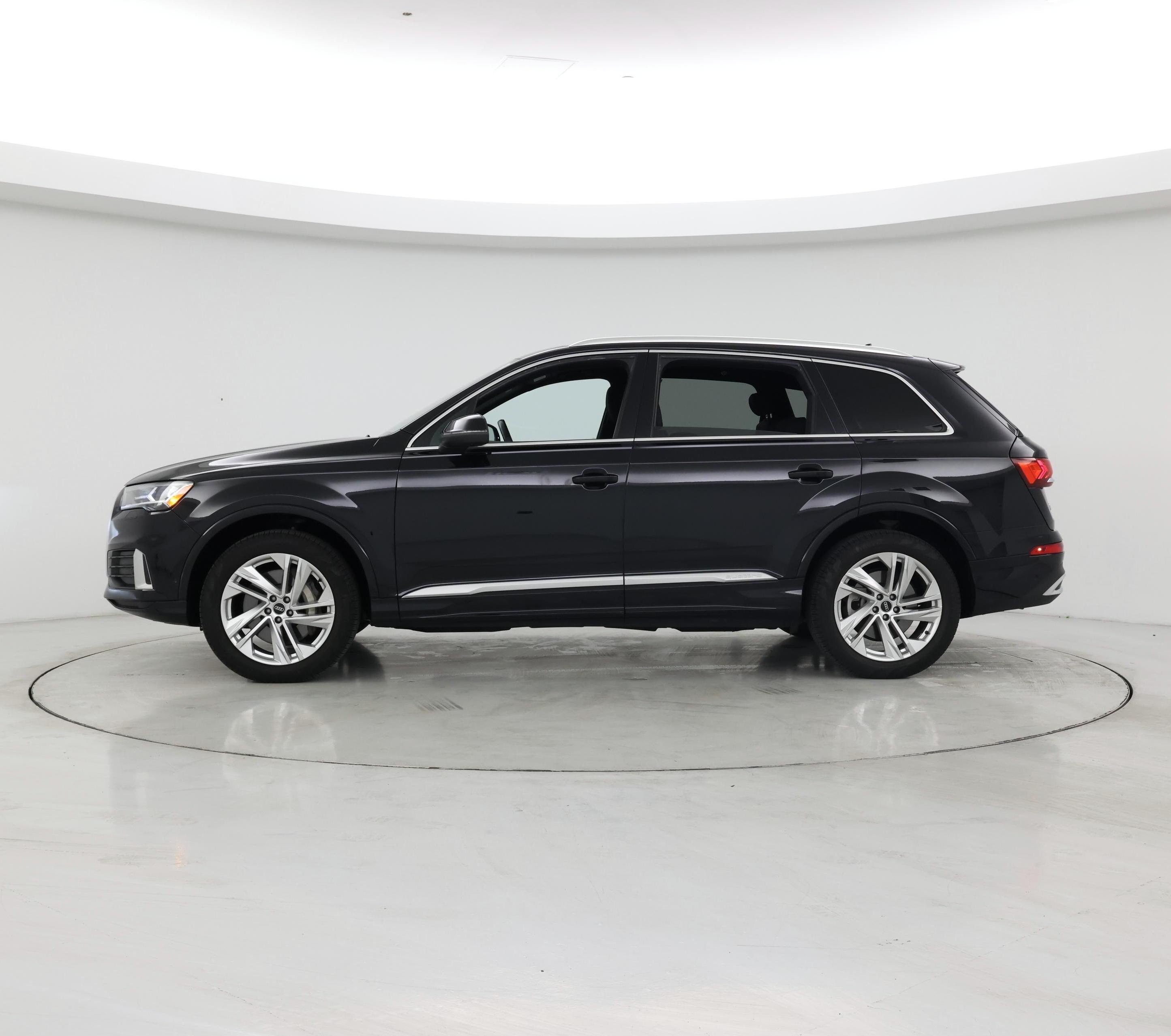Thumbnail: 2021 Audi Q7 - 3