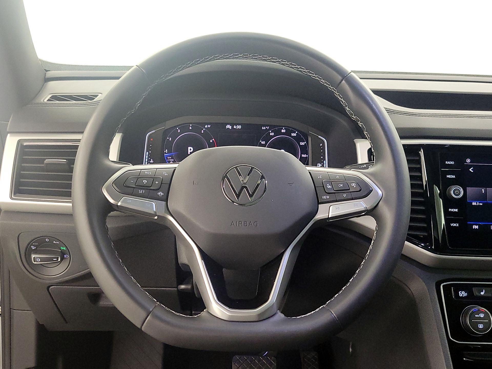 Thumbnail: 2023 Volkswagen Atlas - 10