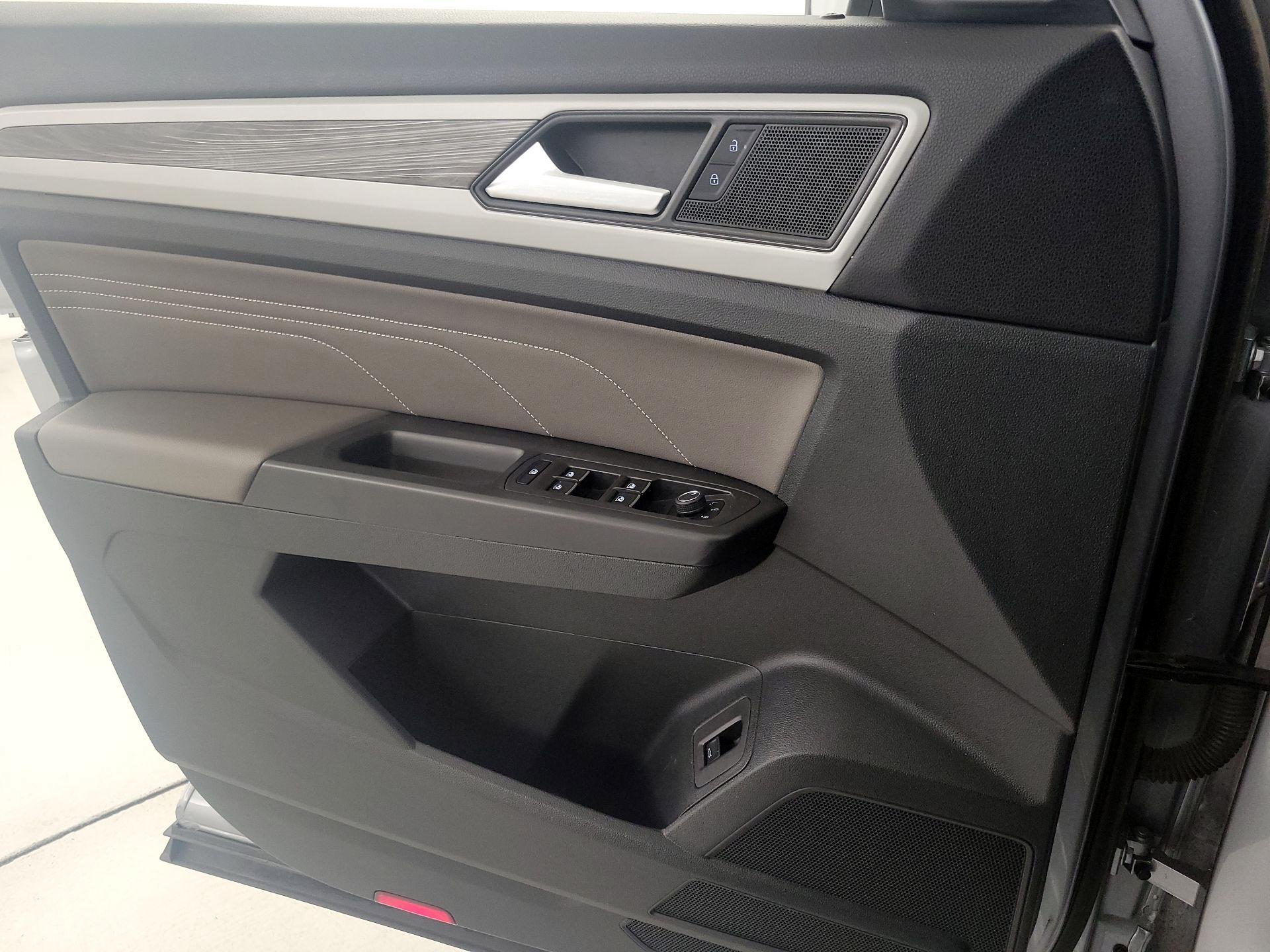 Thumbnail: 2023 Volkswagen Atlas - 12