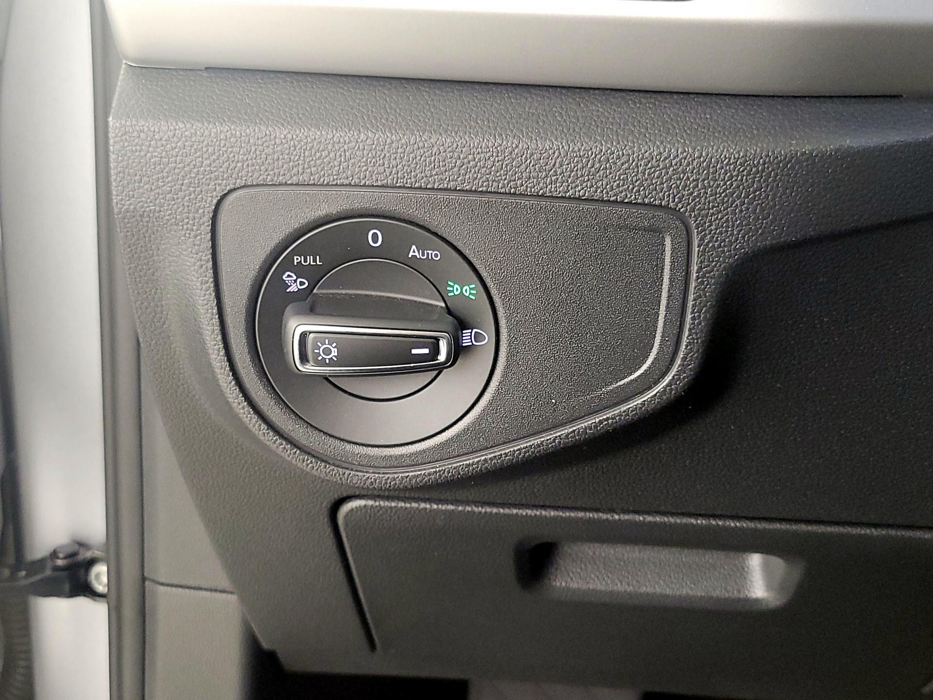 Thumbnail: 2023 Volkswagen Atlas - 13