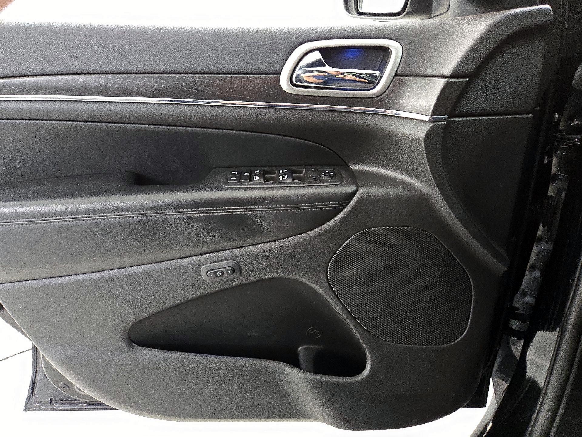 Thumbnail: 2018 Jeep Grand Cherokee - 12