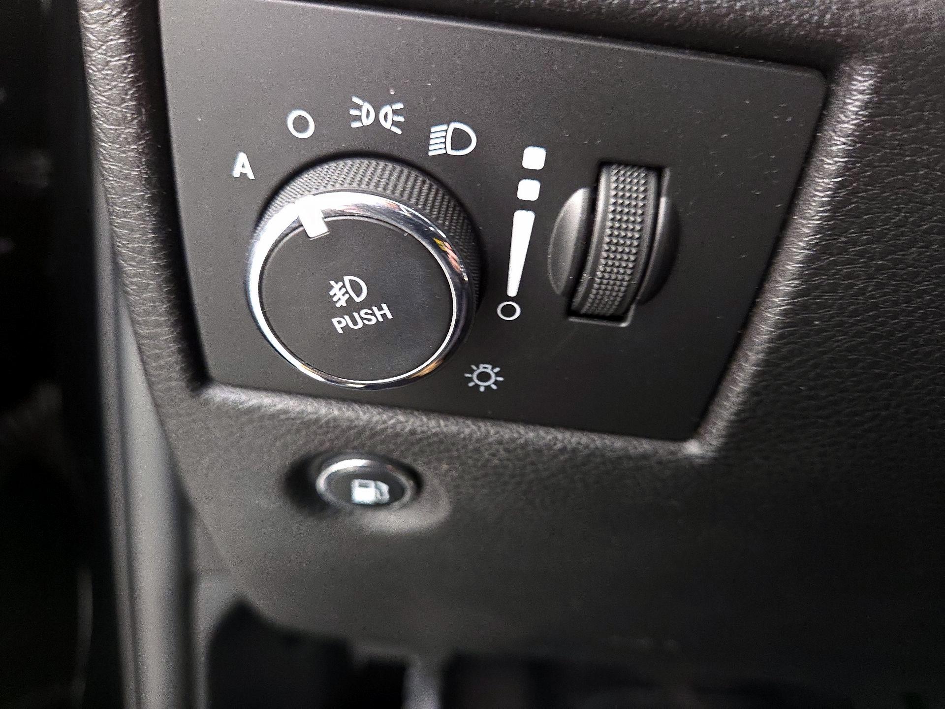 Thumbnail: 2018 Jeep Grand Cherokee - 13