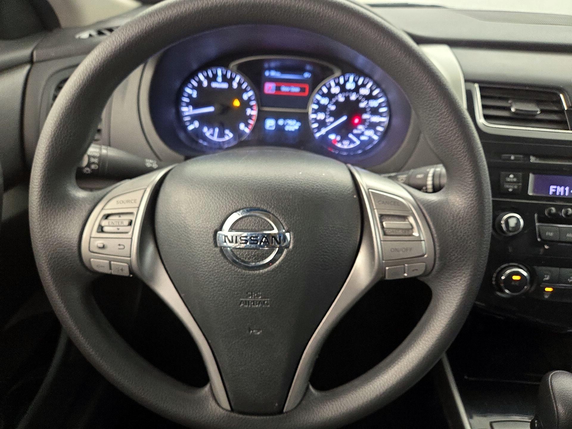 Thumbnail: 2014 Nissan Altima - 10