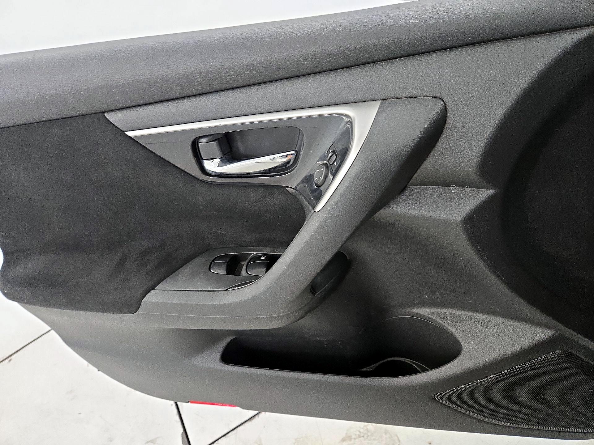 Thumbnail: 2014 Nissan Altima - 12