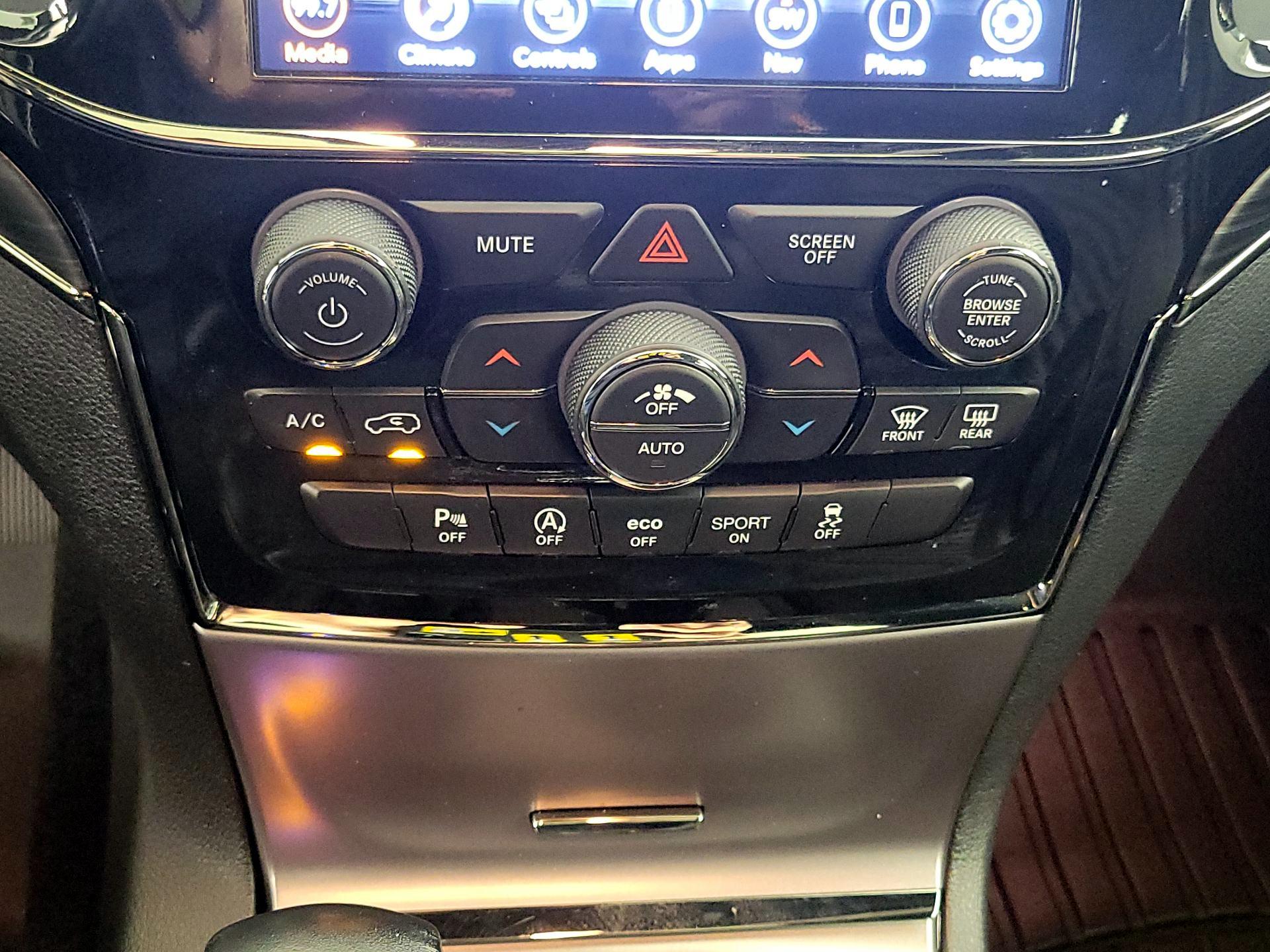 Thumbnail: 2021 Jeep Grand Cherokee - 17